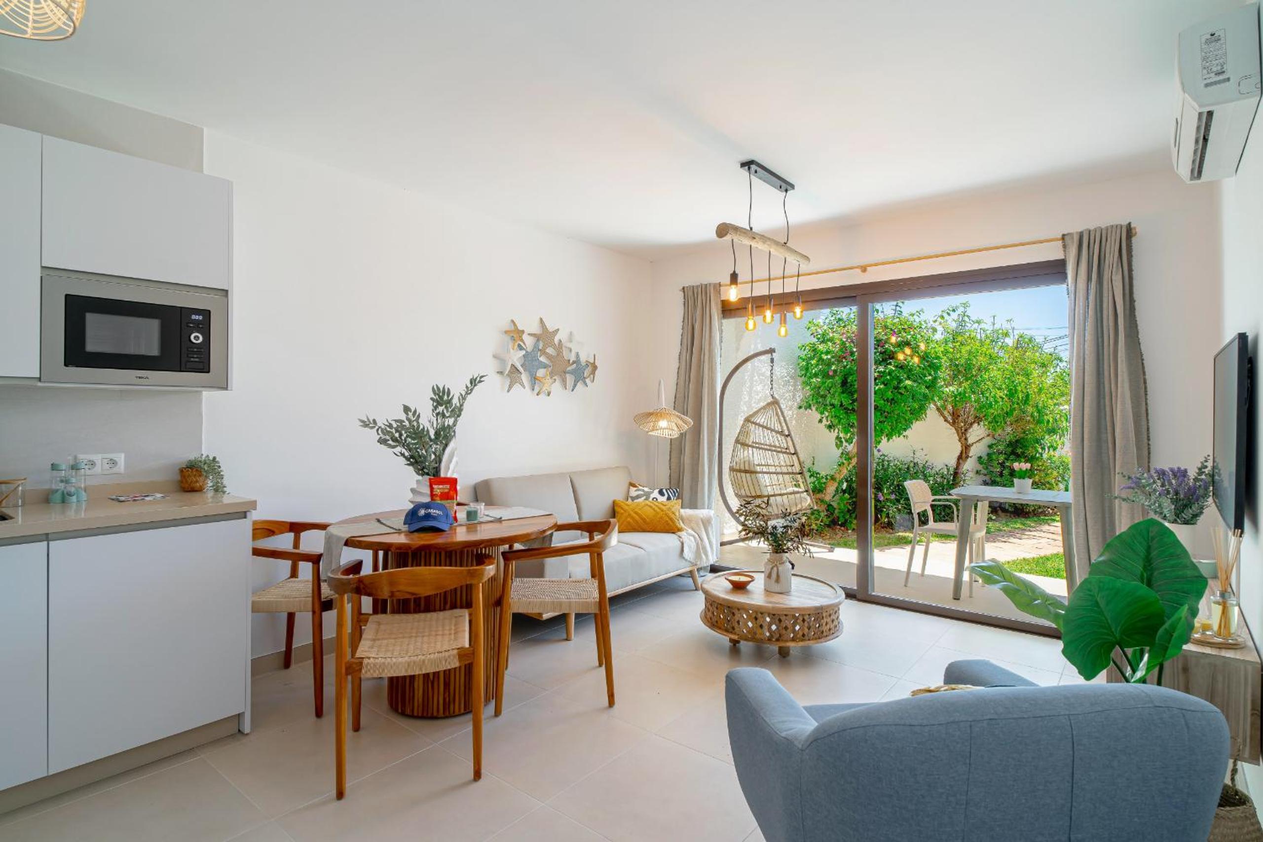 Apartamento de lujo de una habitación con vistas al jardín