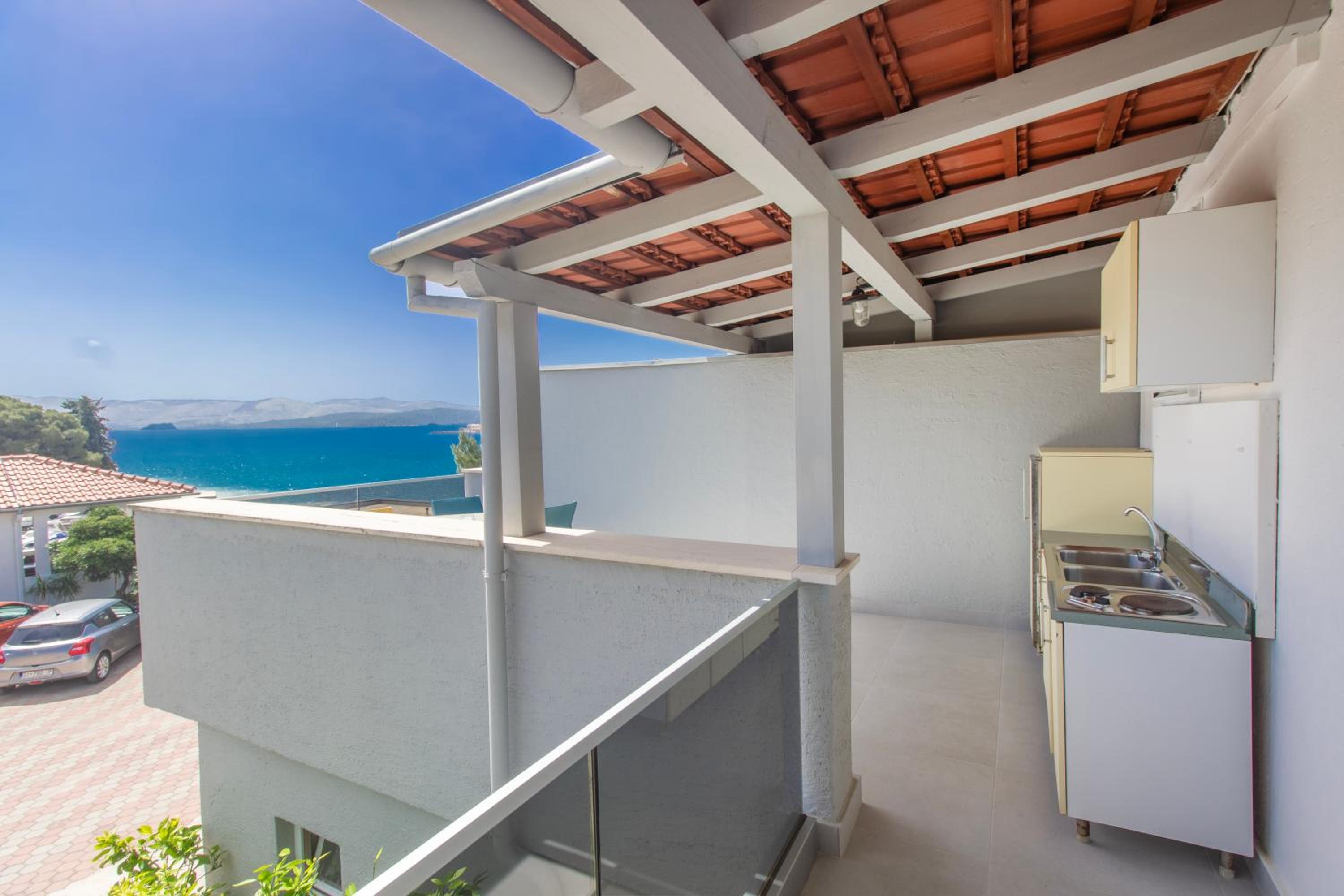 Studio with Balcony and Sea View - Photo 2