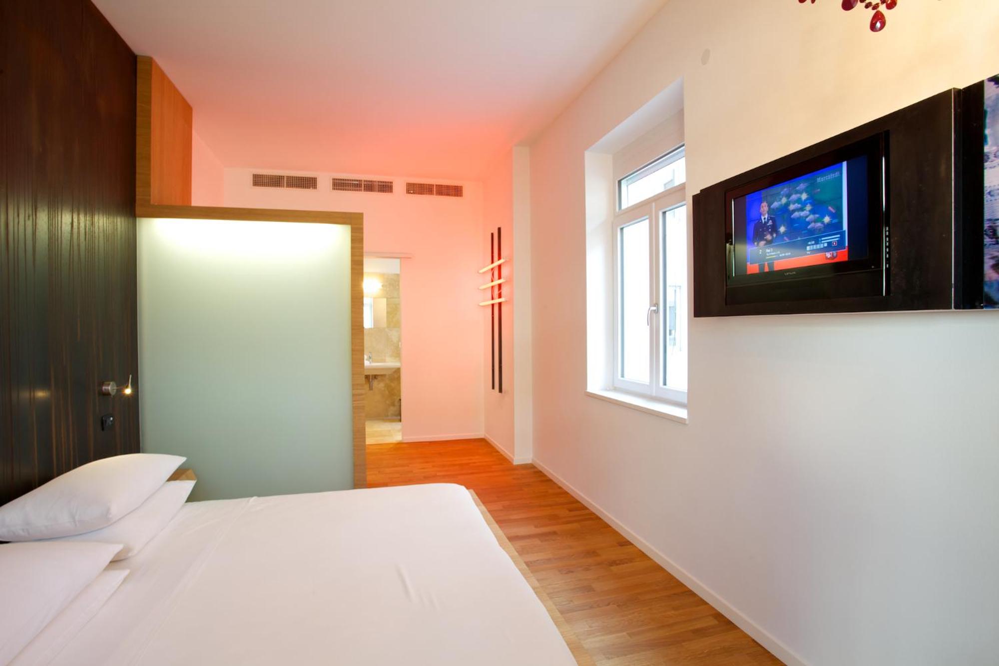 Elegance Double Room - Photo 2