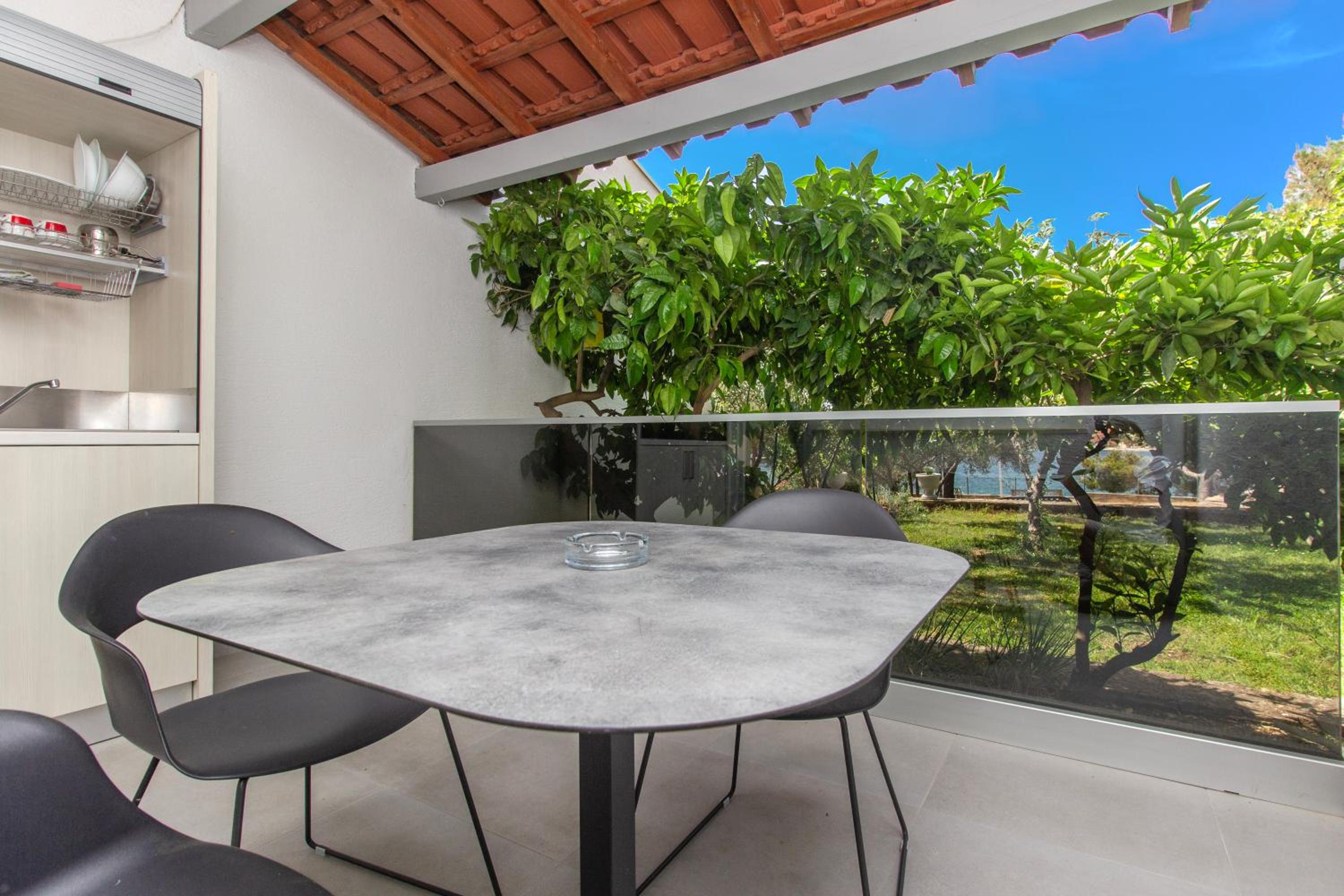 Superior Twin Room with Balcony - Photo 9