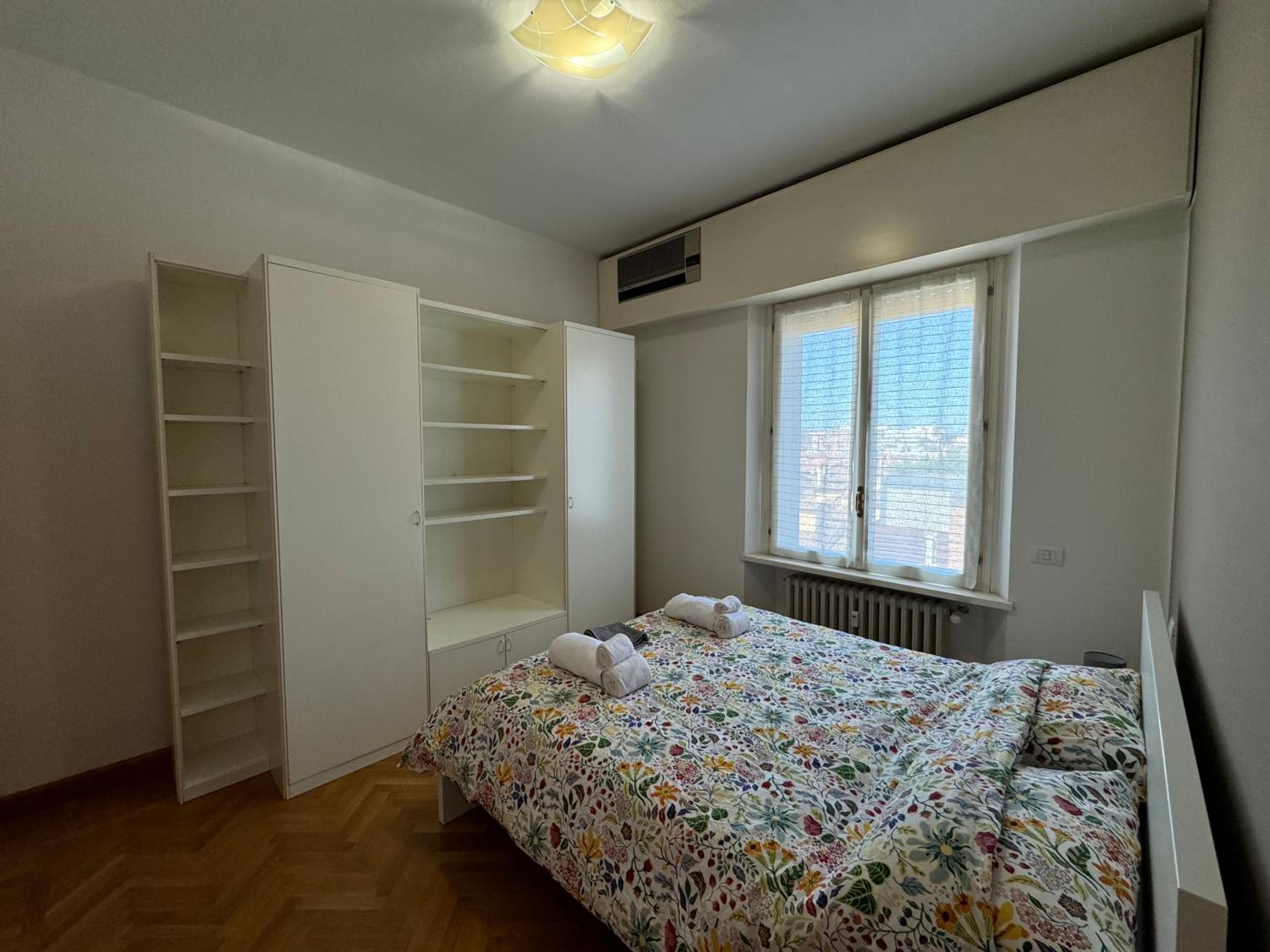 Deluxe One-Bedroom Apartment