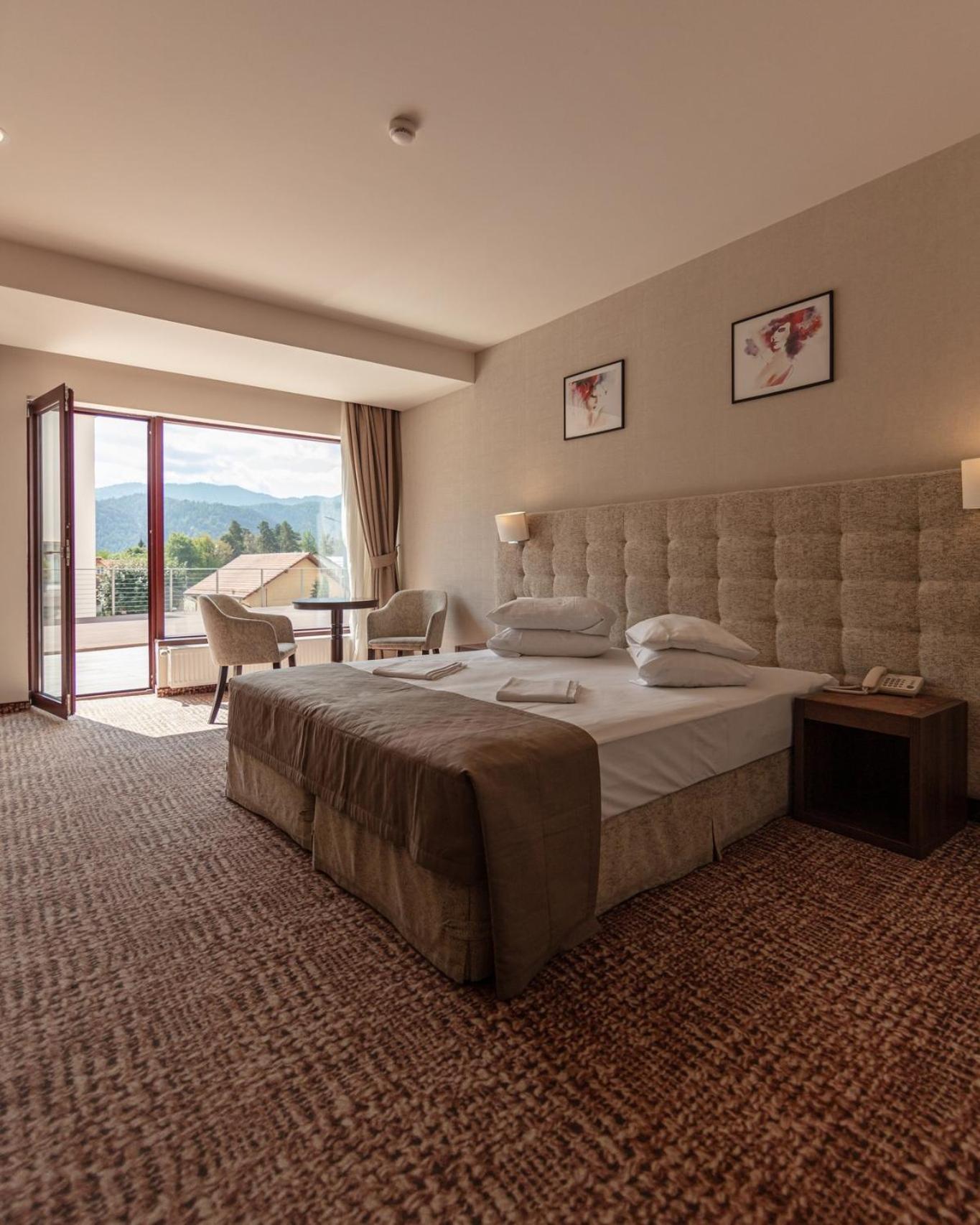Double or Twin Room photo 2
