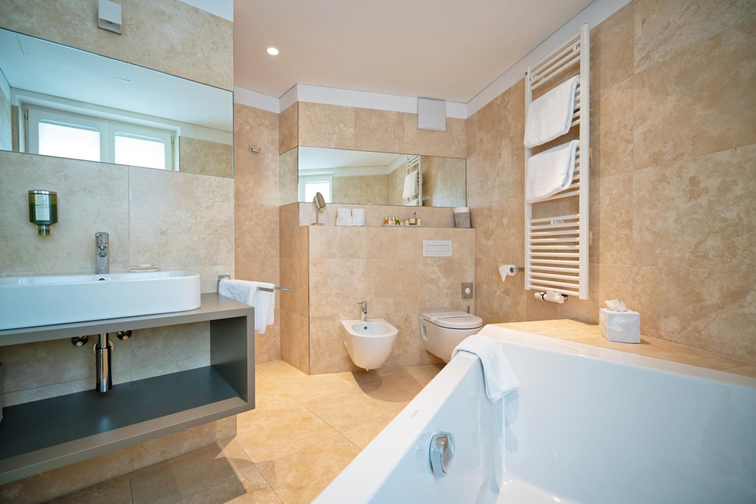 Superior Double Room with Bathtub - Photo 4
