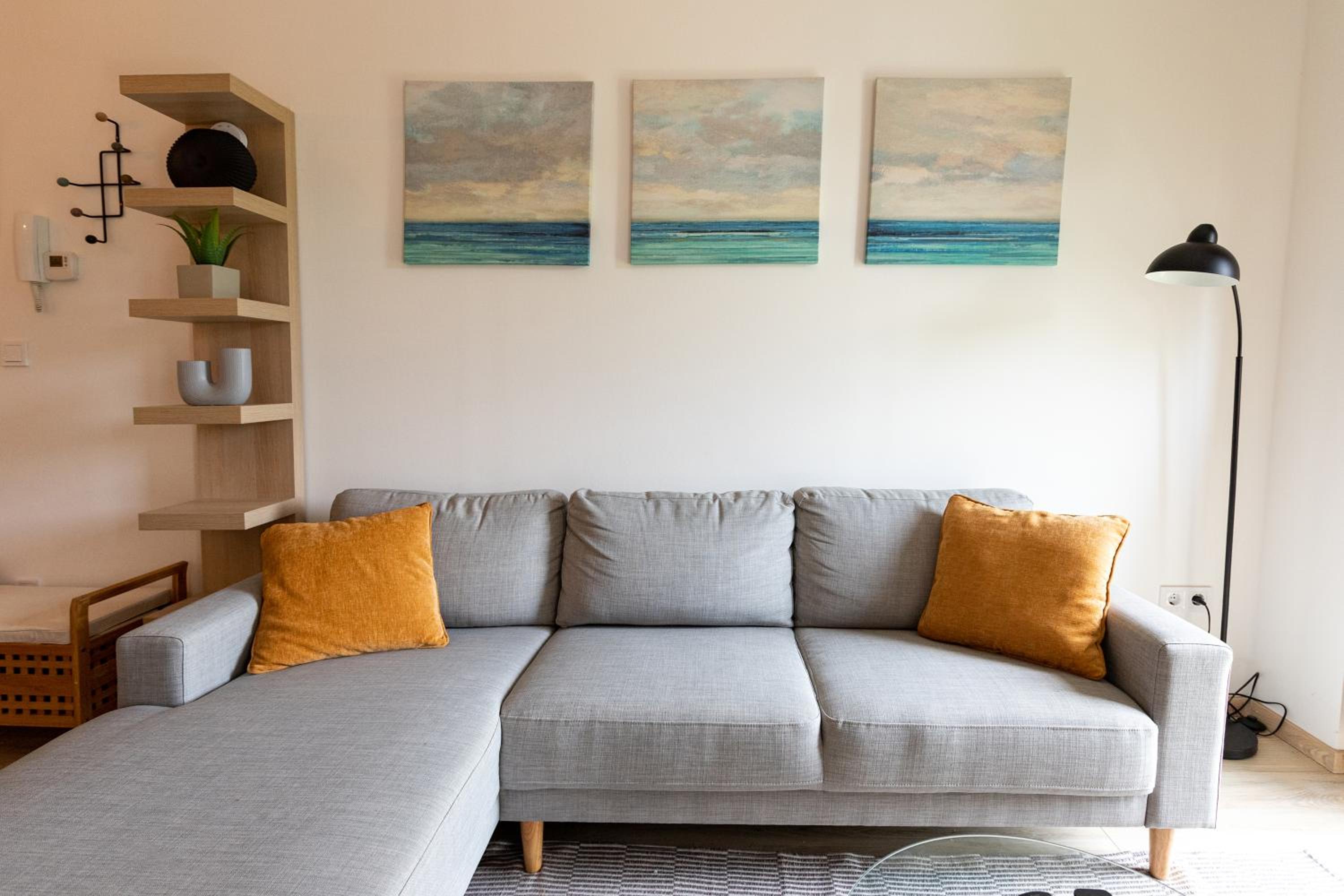 One-Bedroom Apartment photo 3
