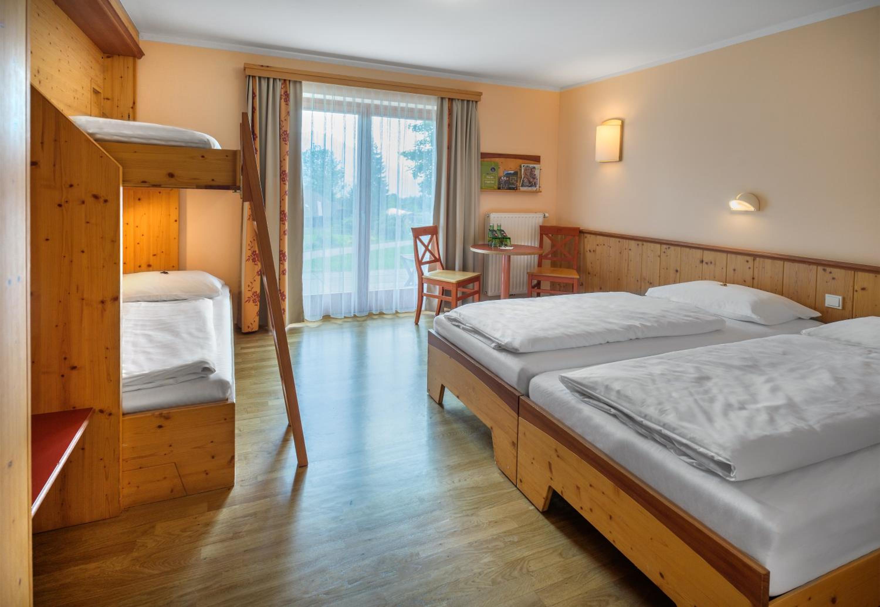 Superior Quadruple Room - Photo 1