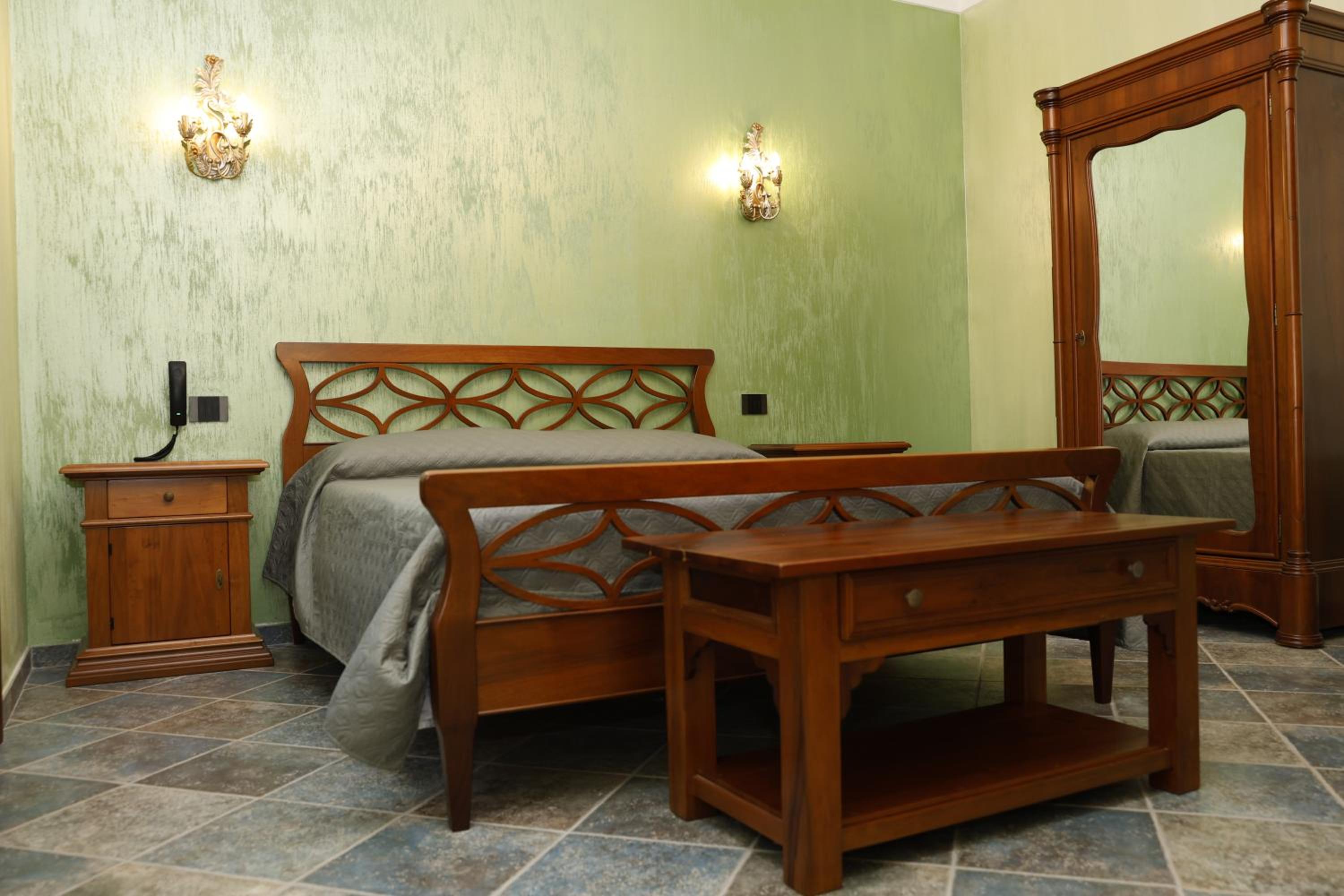 Deluxe Double Room with Balcony photo 1