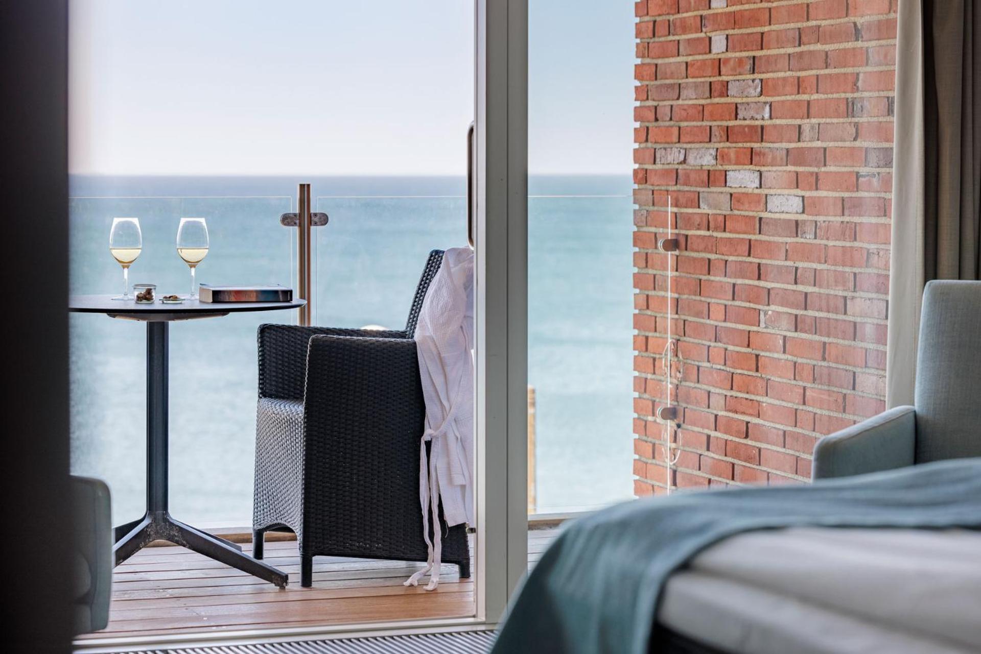 Double Room with Balcony and Sea View photo 3