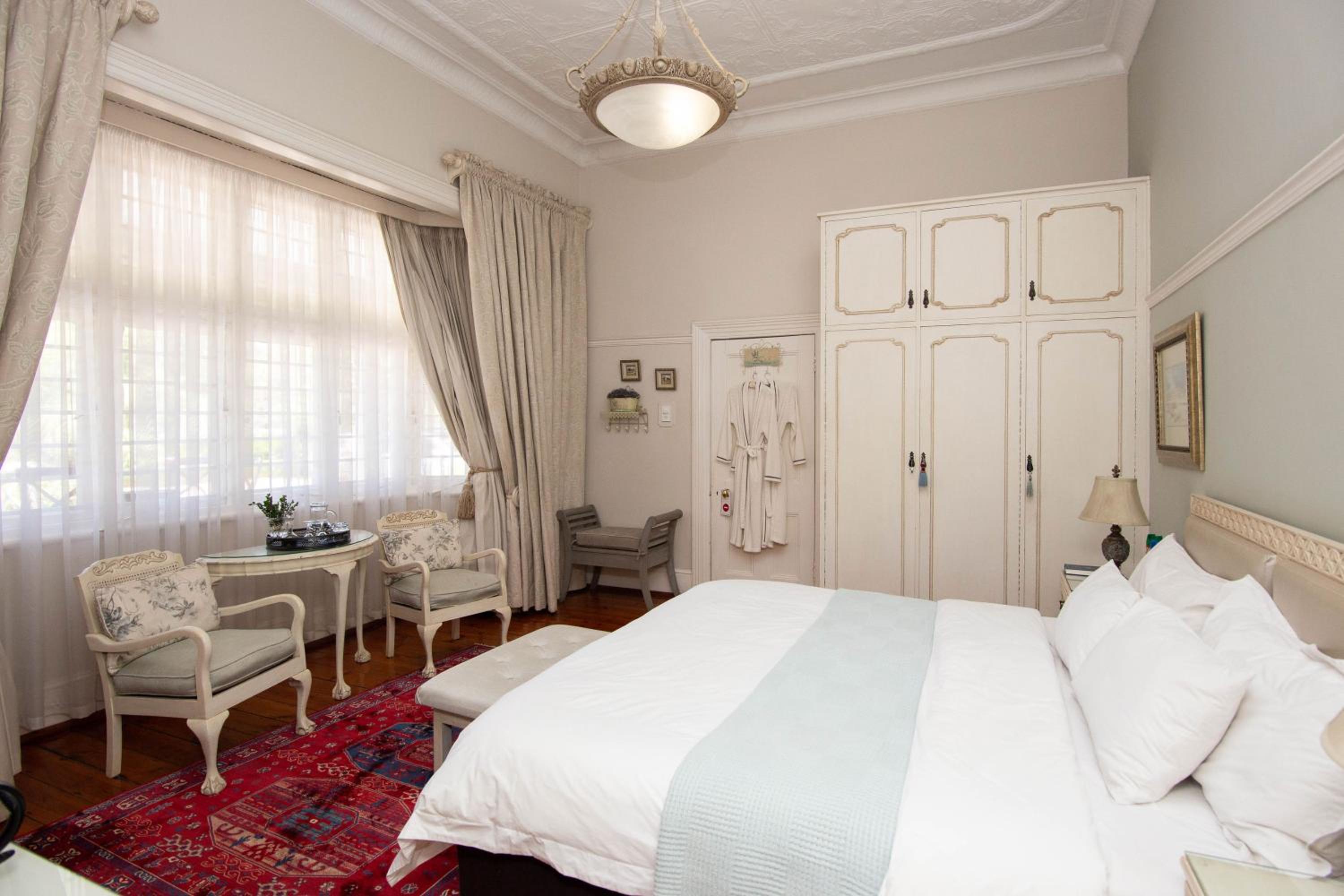 Deluxe Double Room with Shower photo 3