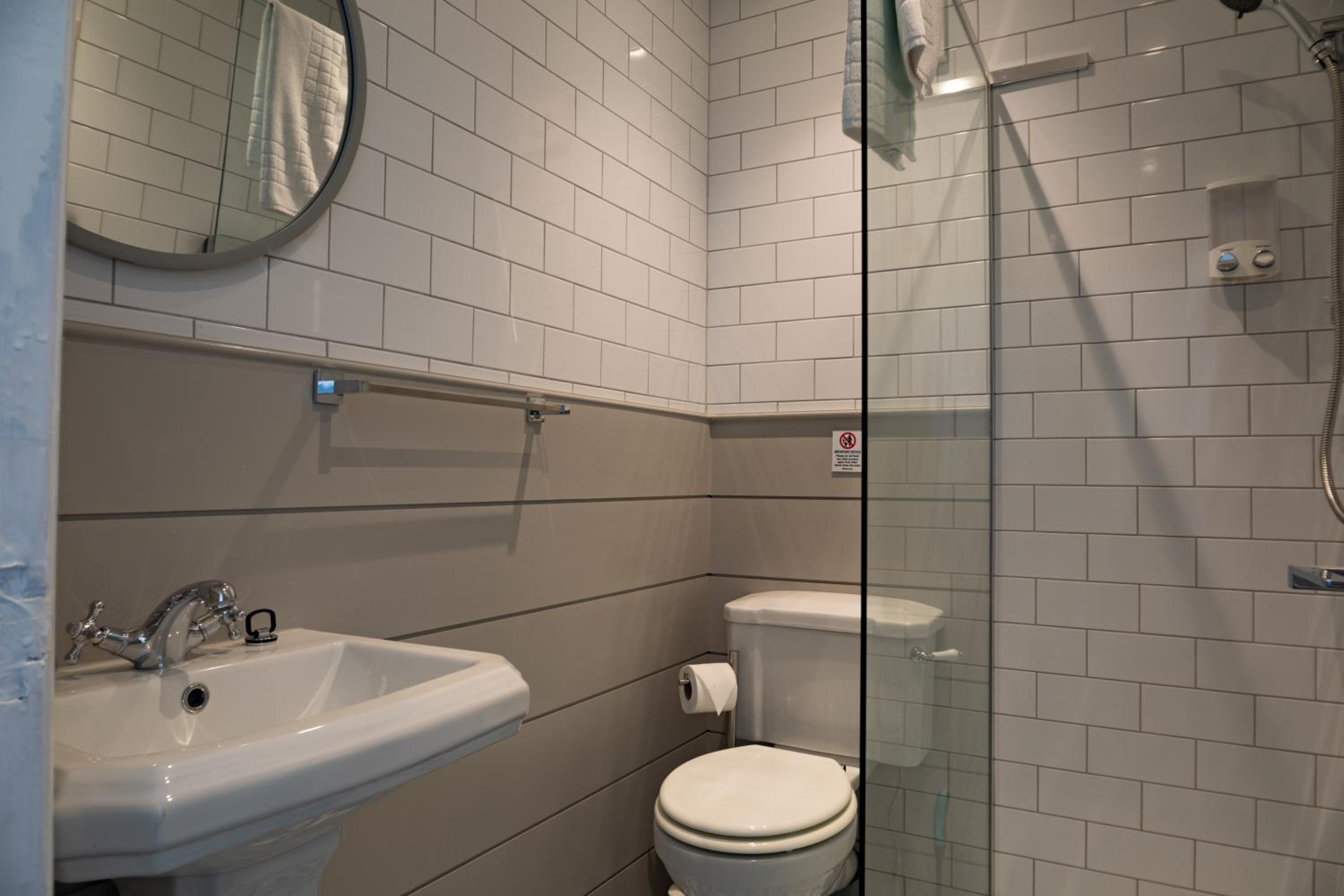 Single Room photo 3
