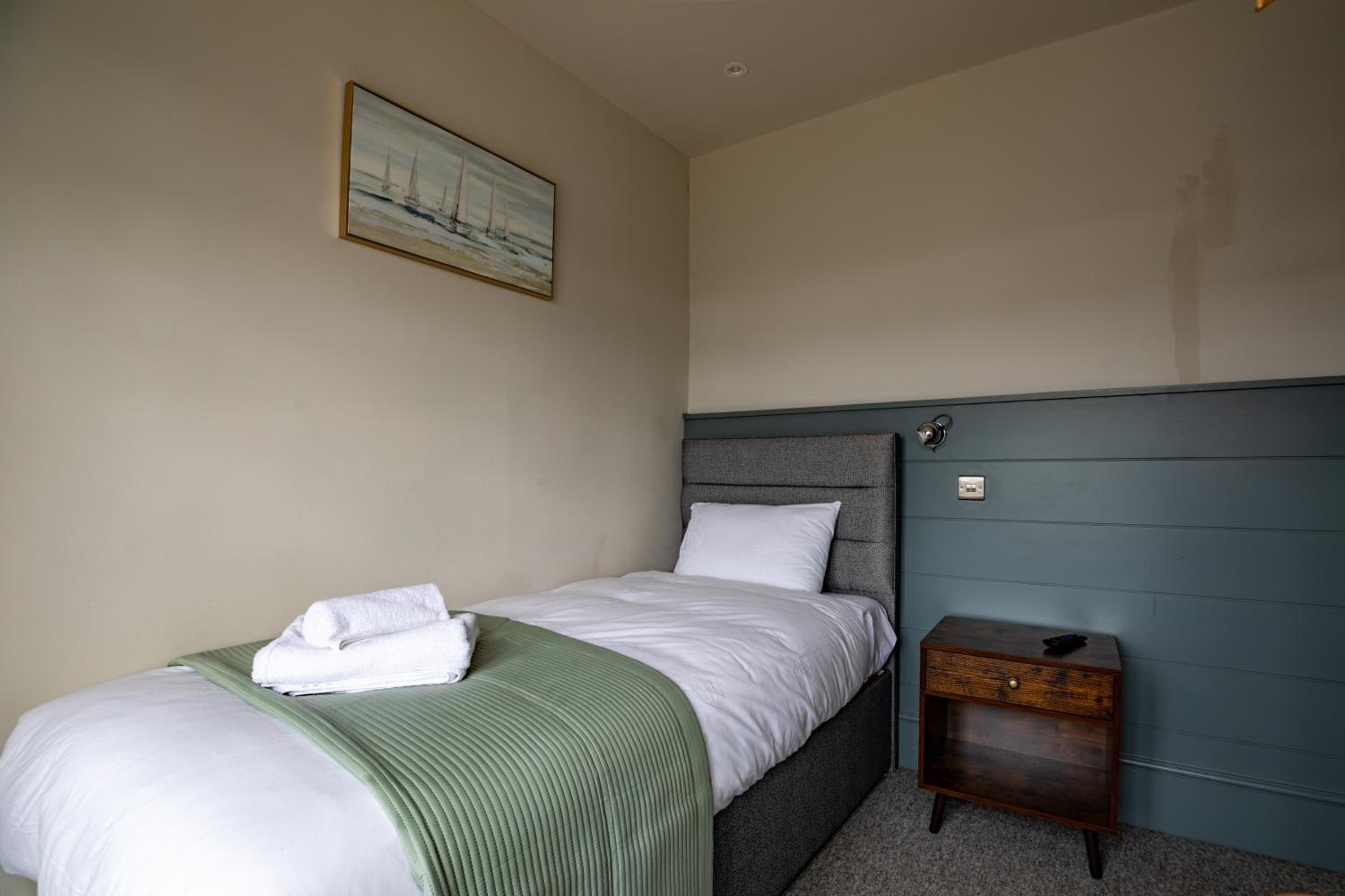 Single Room photo 1