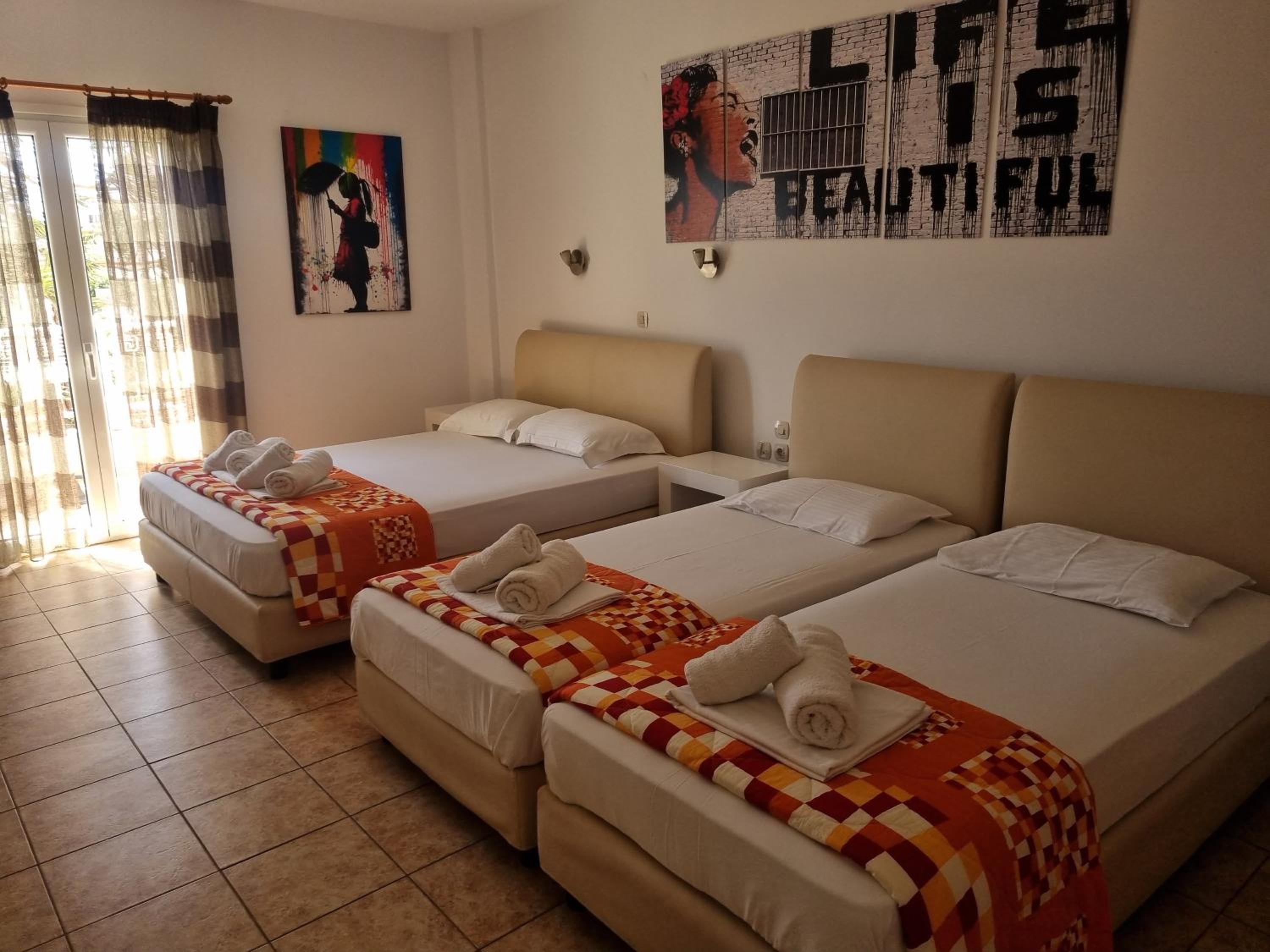 Quadruple Room with Terrace - Photo 1