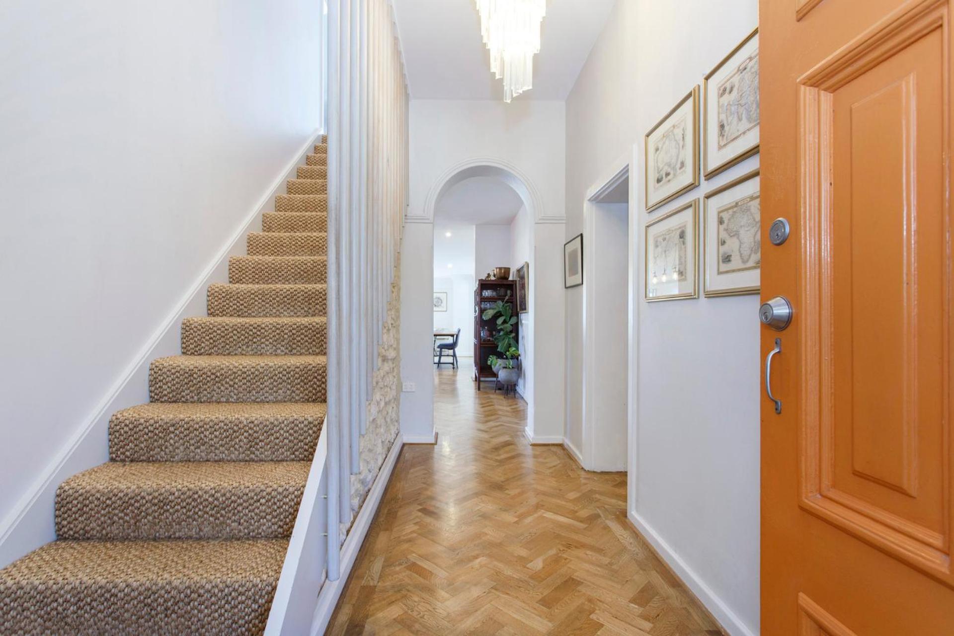 Three-Bedroom House photo 2
