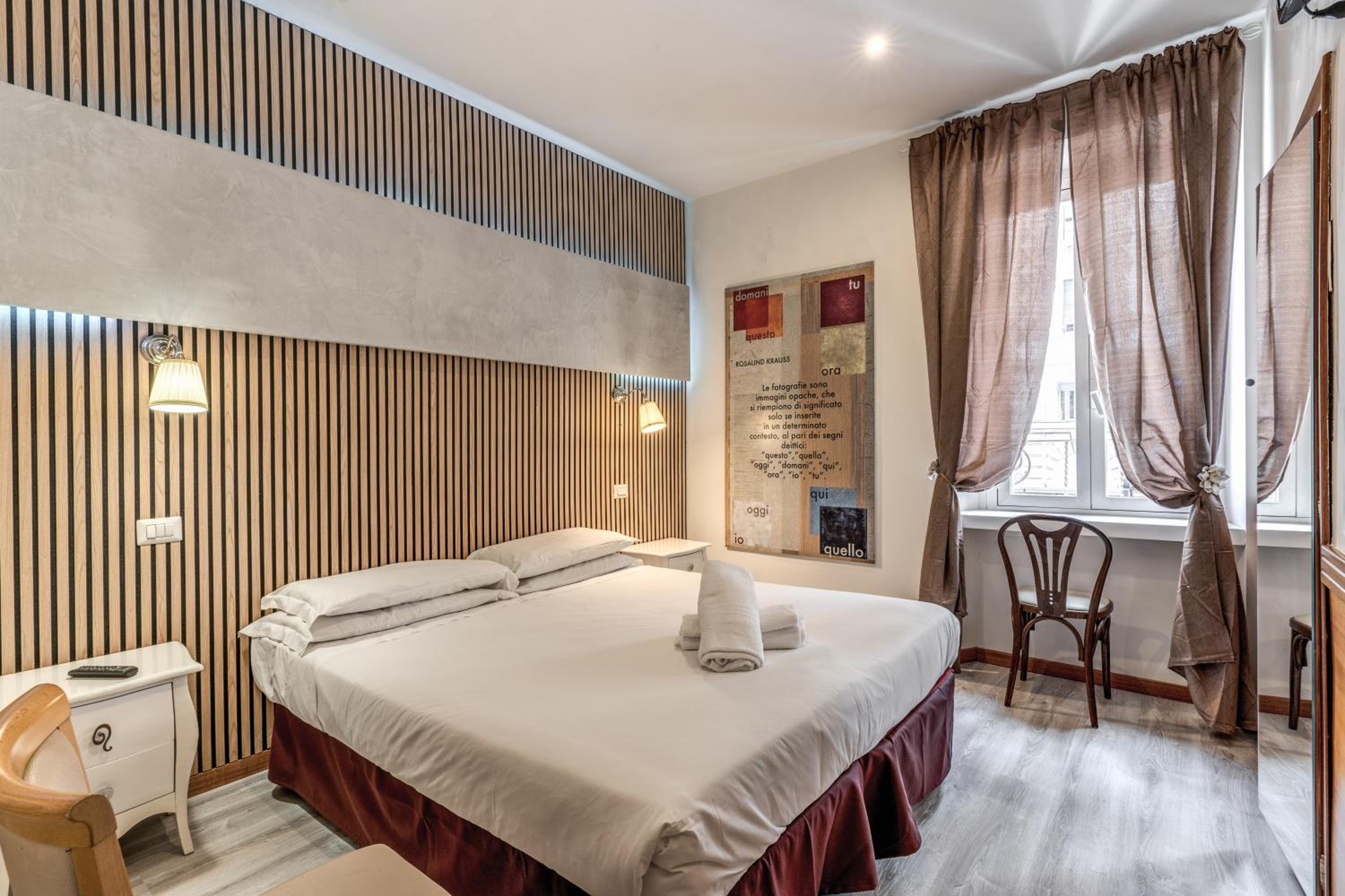Available room thumbnail 6