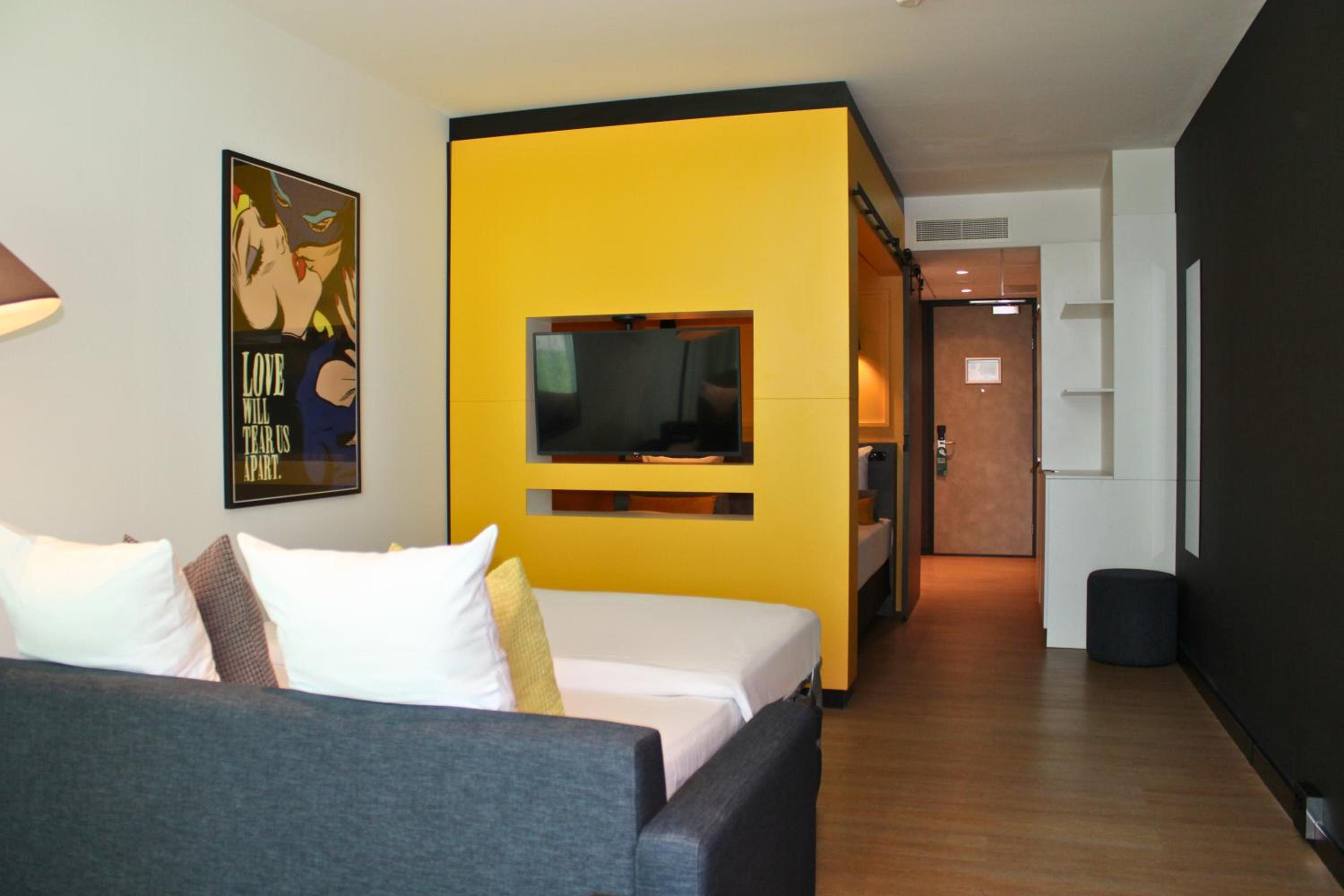Studio XL for Four People