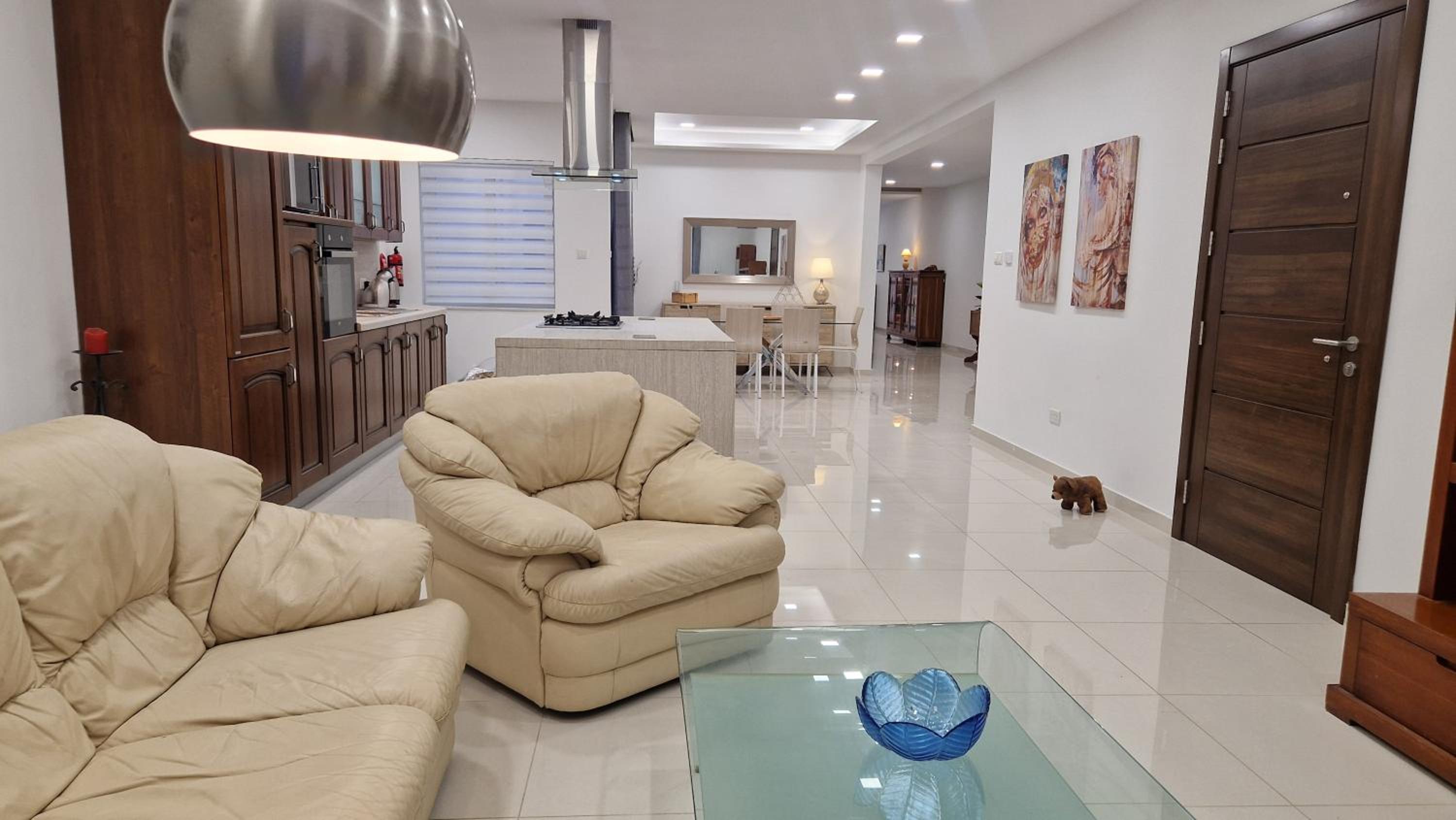 Three-Bedroom Deluxe Apartment