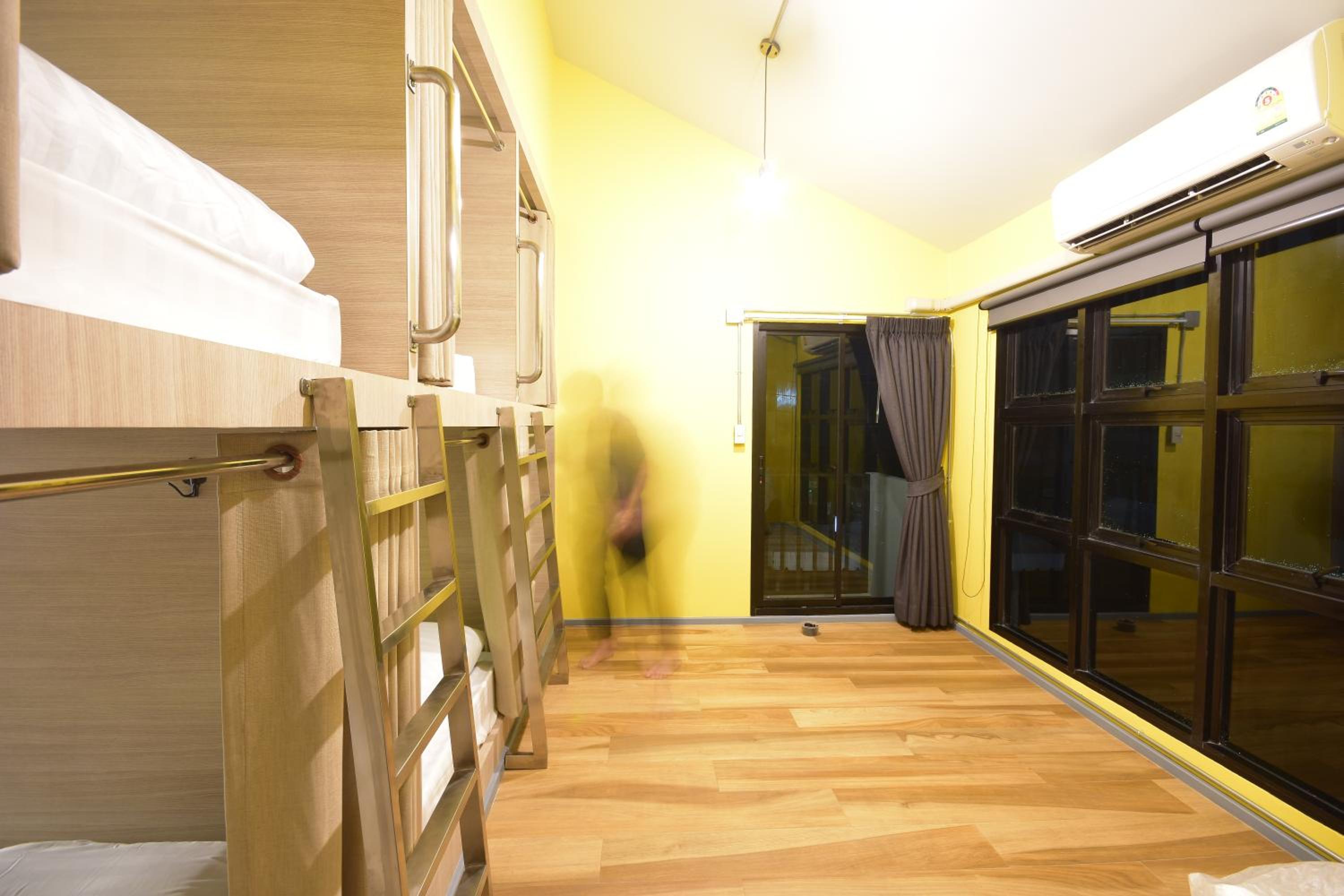 Bed In 6-Bed Dormitory Room photo 2