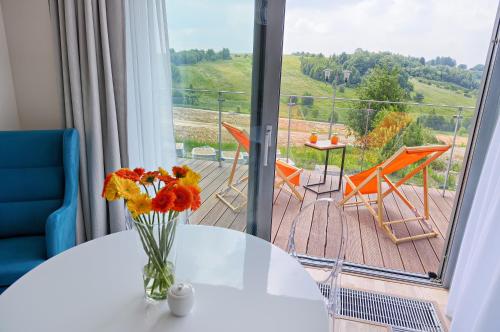 One-Bedroom Apartment with Terrace photo 1