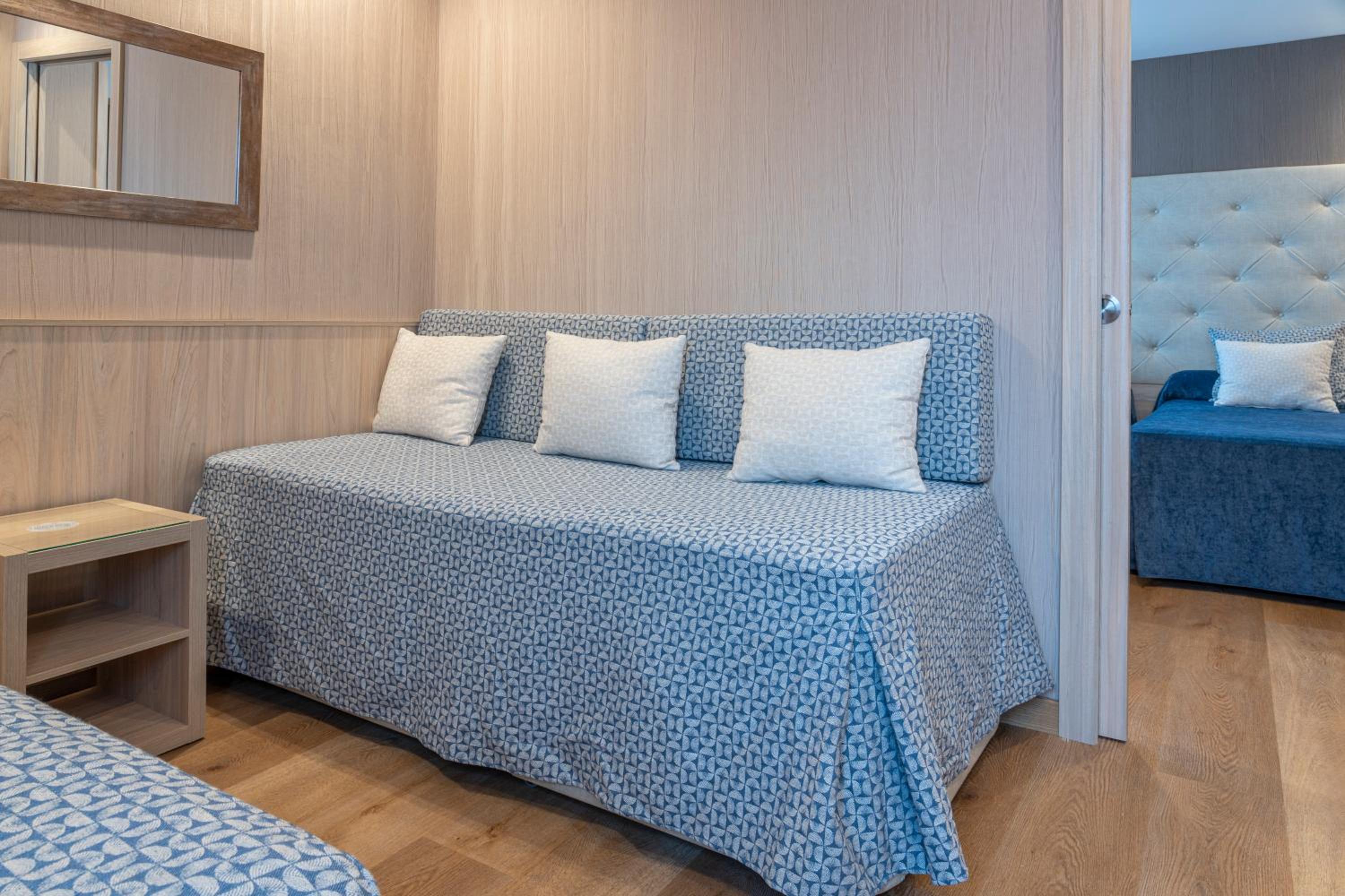 Standard Quadruple Room photo 3