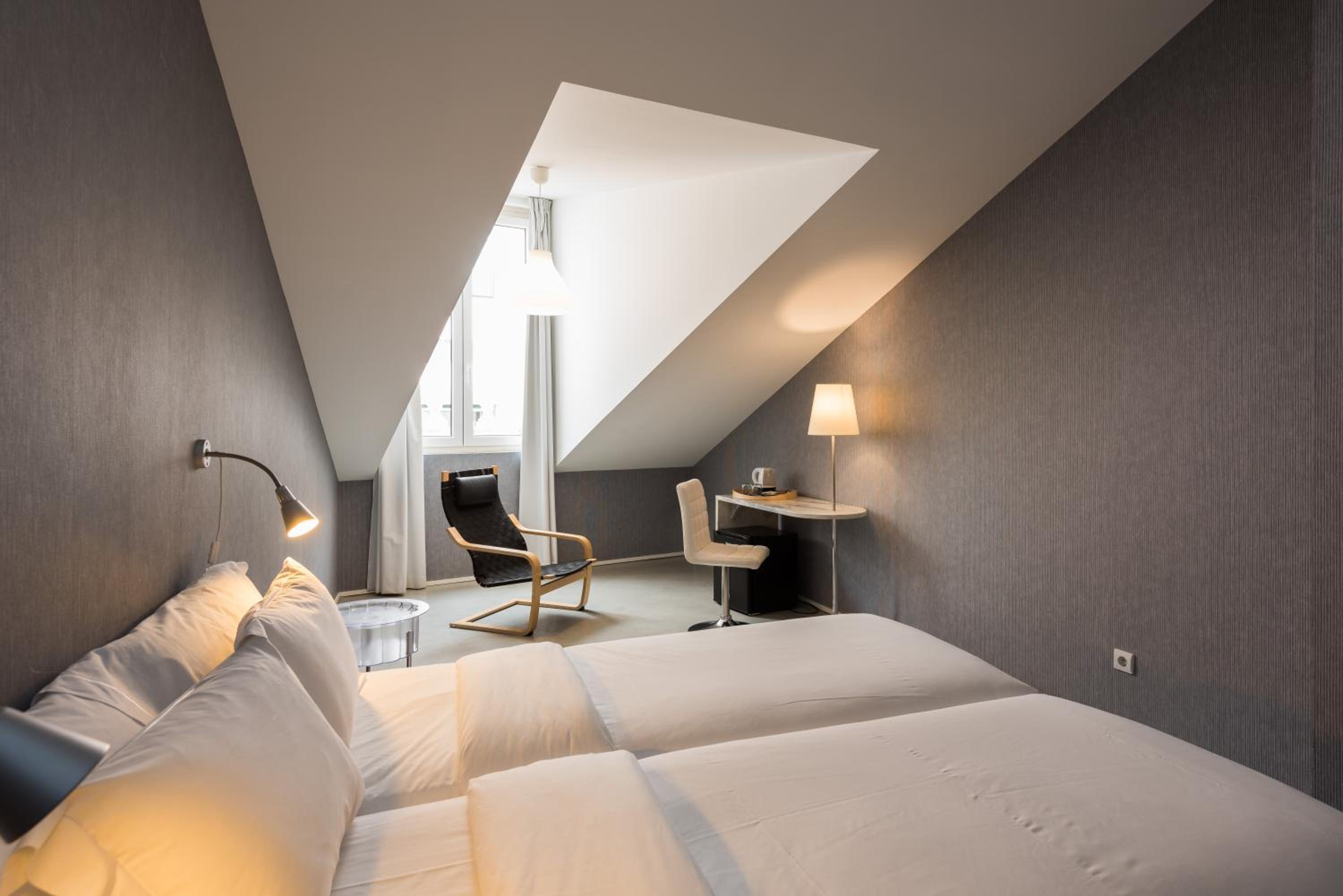 Standard Double or Twin Room - Photo 22