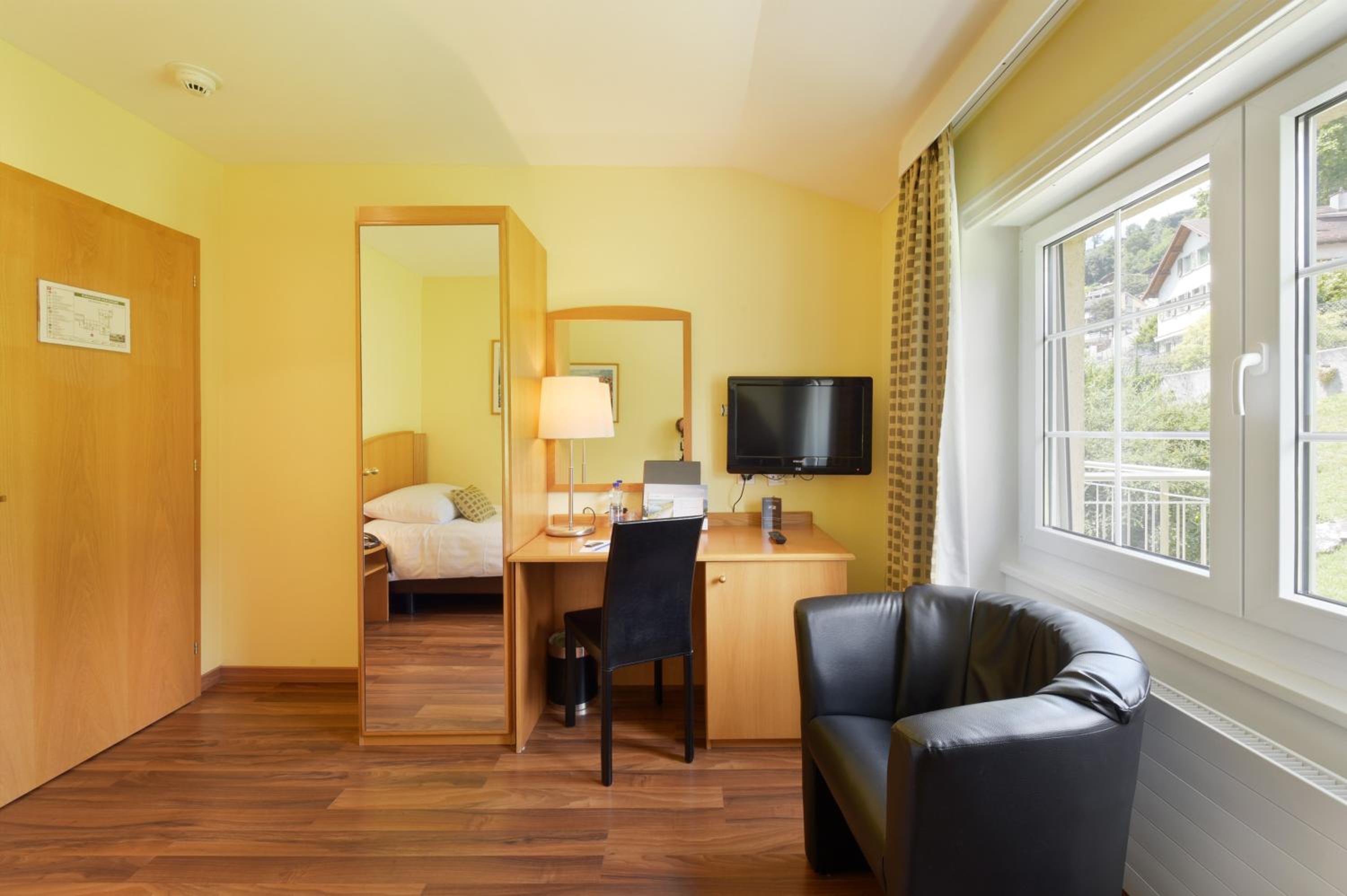 Single Room - Photo 4