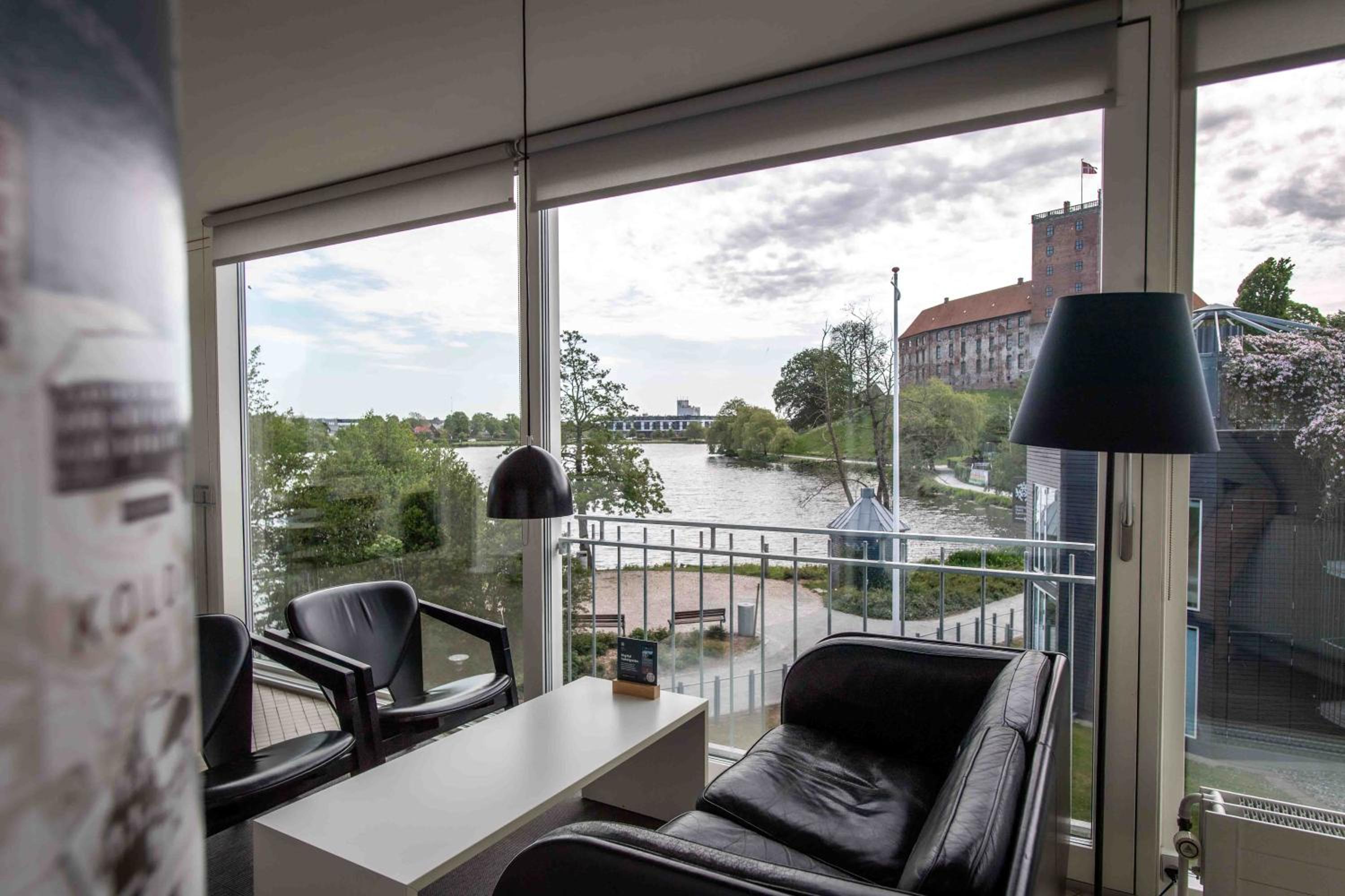 One-Bedroom Apartment with Partial Lake View - Photo 11