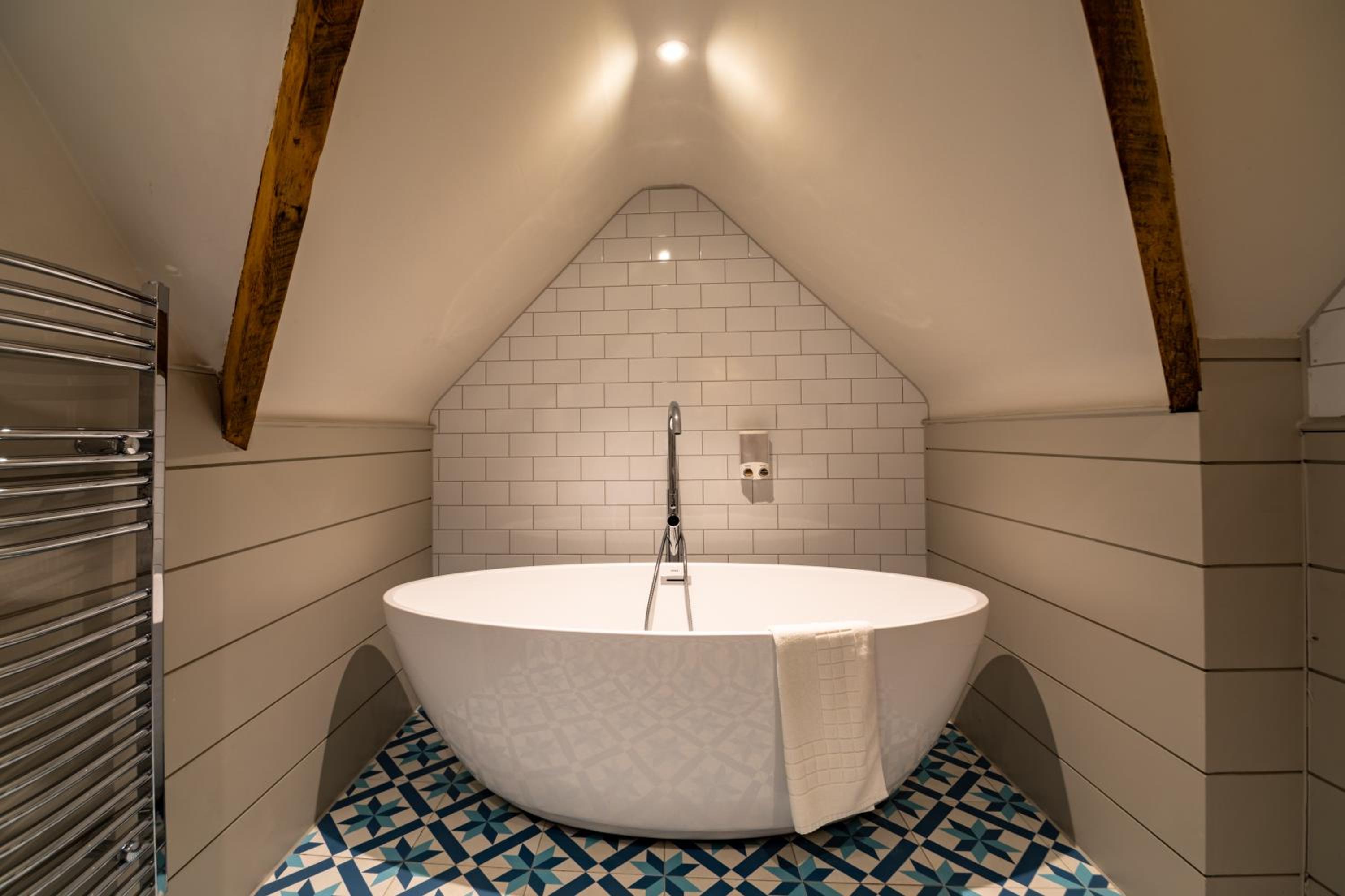 Deluxe Double Room with Bath photo 3