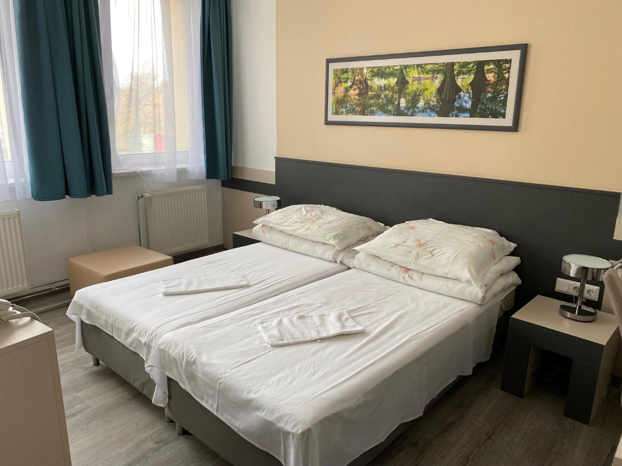 Double Or Twin Room With Private Bathroom photo 1
