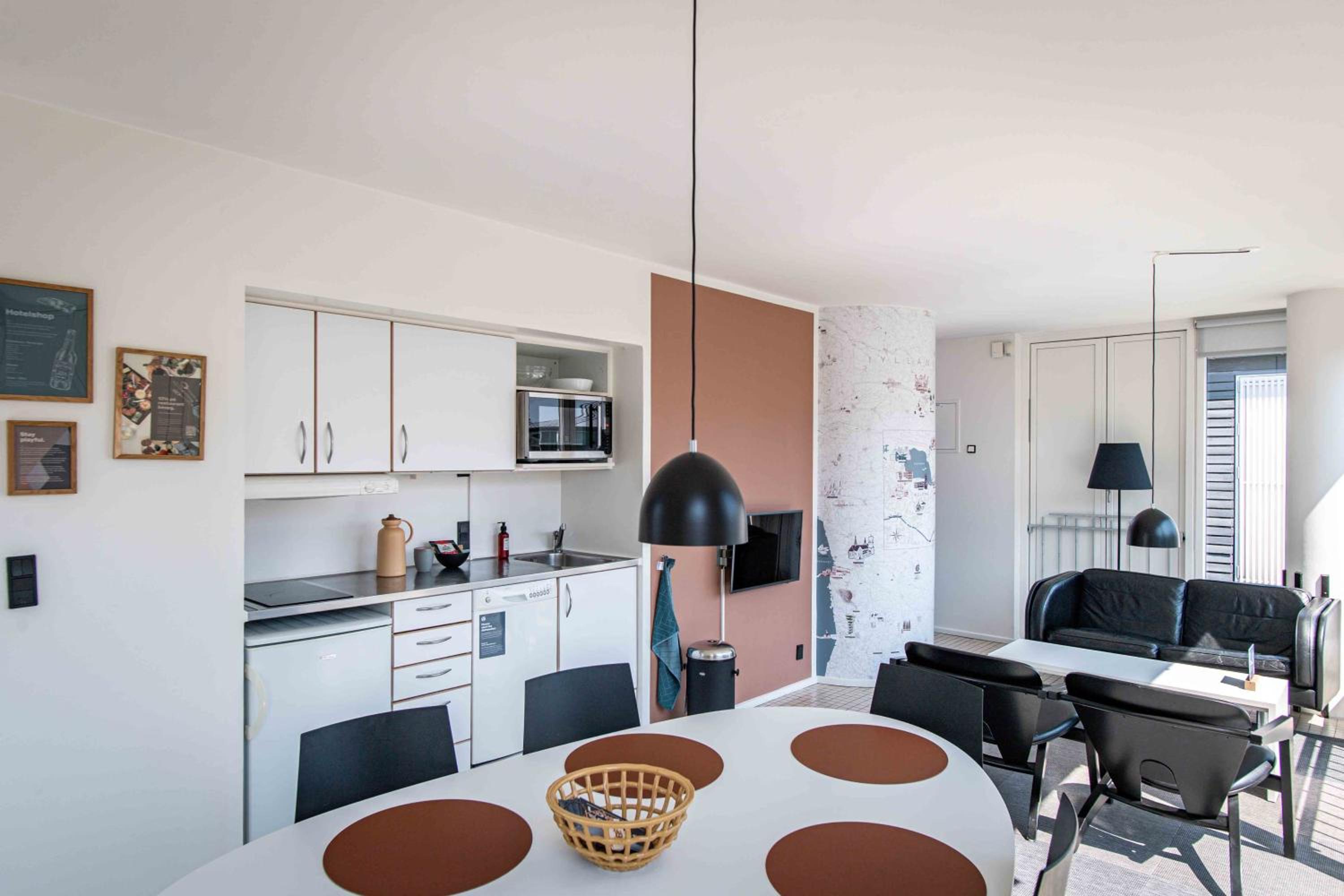 Three-Bedroom Apartment with Courtyard View