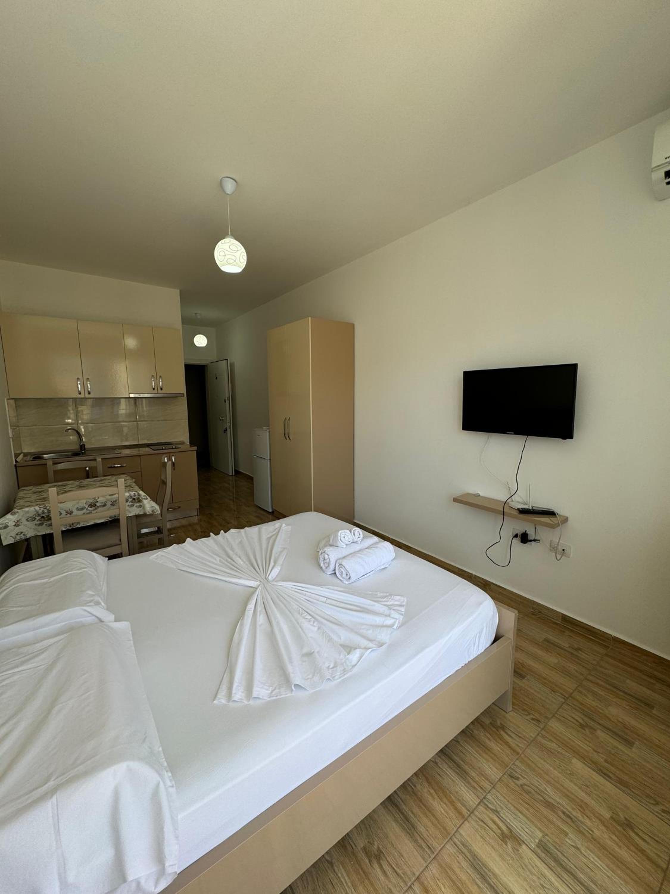 One-Bedroom Apartment photo 2
