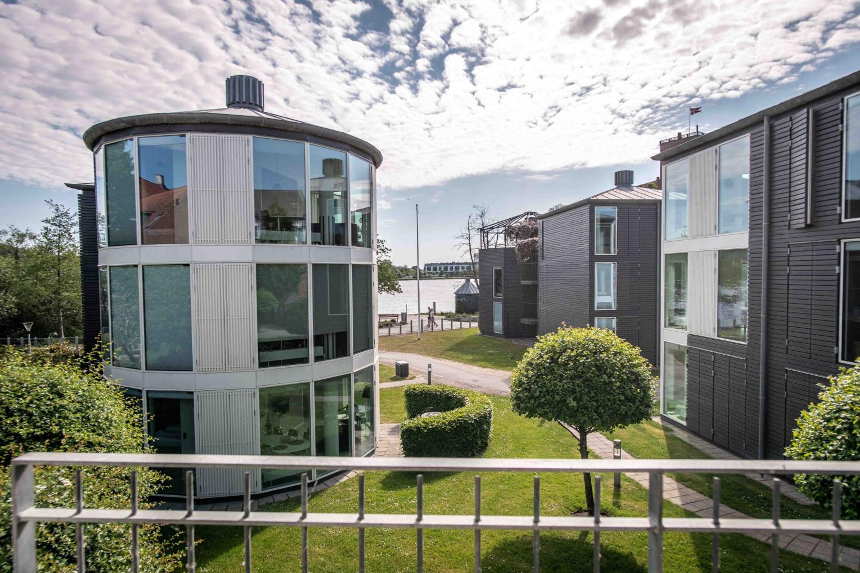 Apartment for 6 people with Partial Lake View - Photo 9
