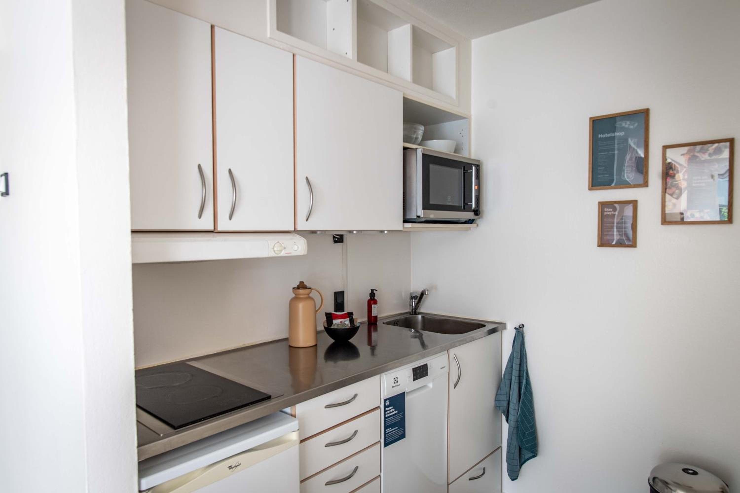 Apartment for 6 people with Partial Lake View - Photo 8