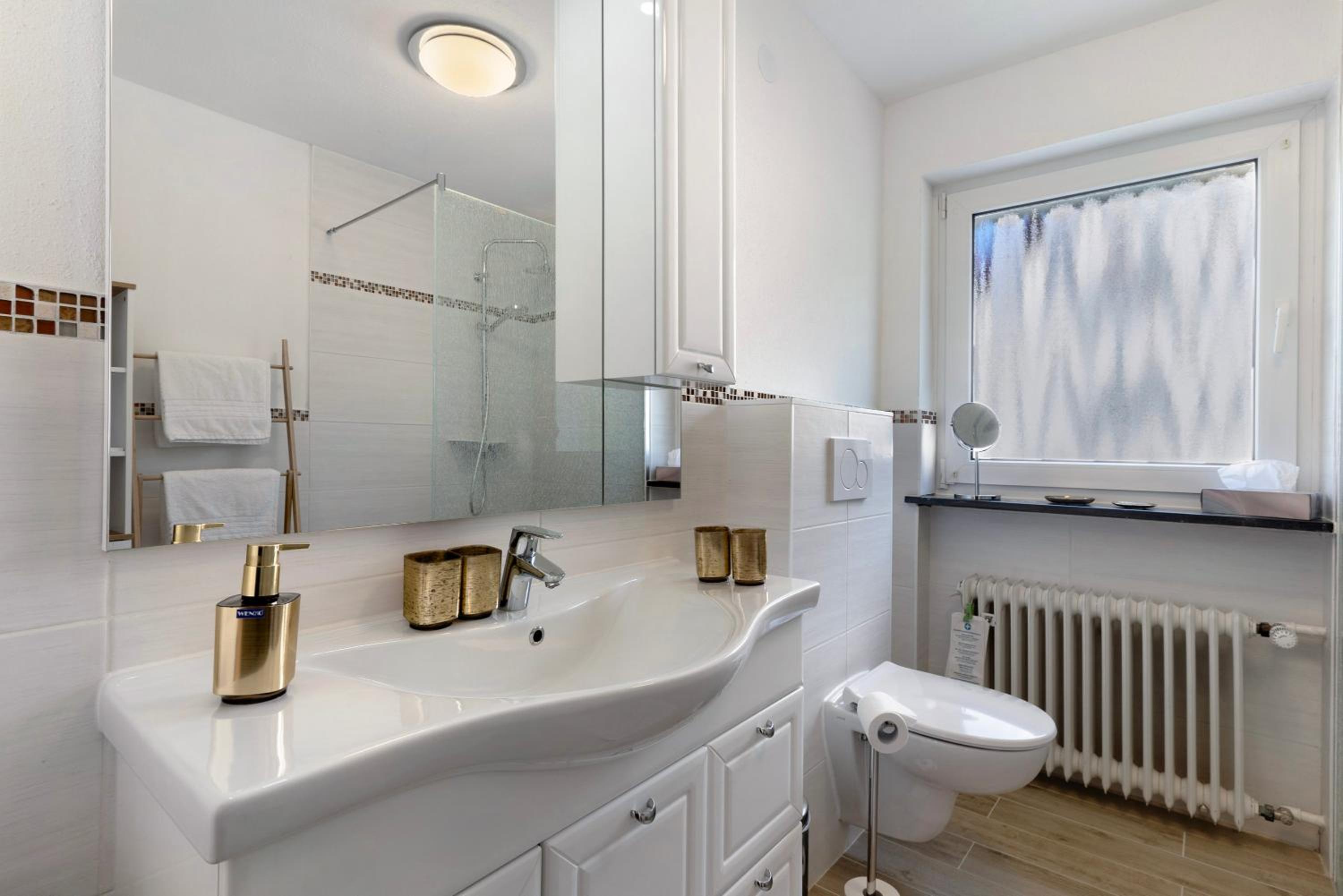 Two-Bedroom Deluxe Apartment with Garden View photo 2