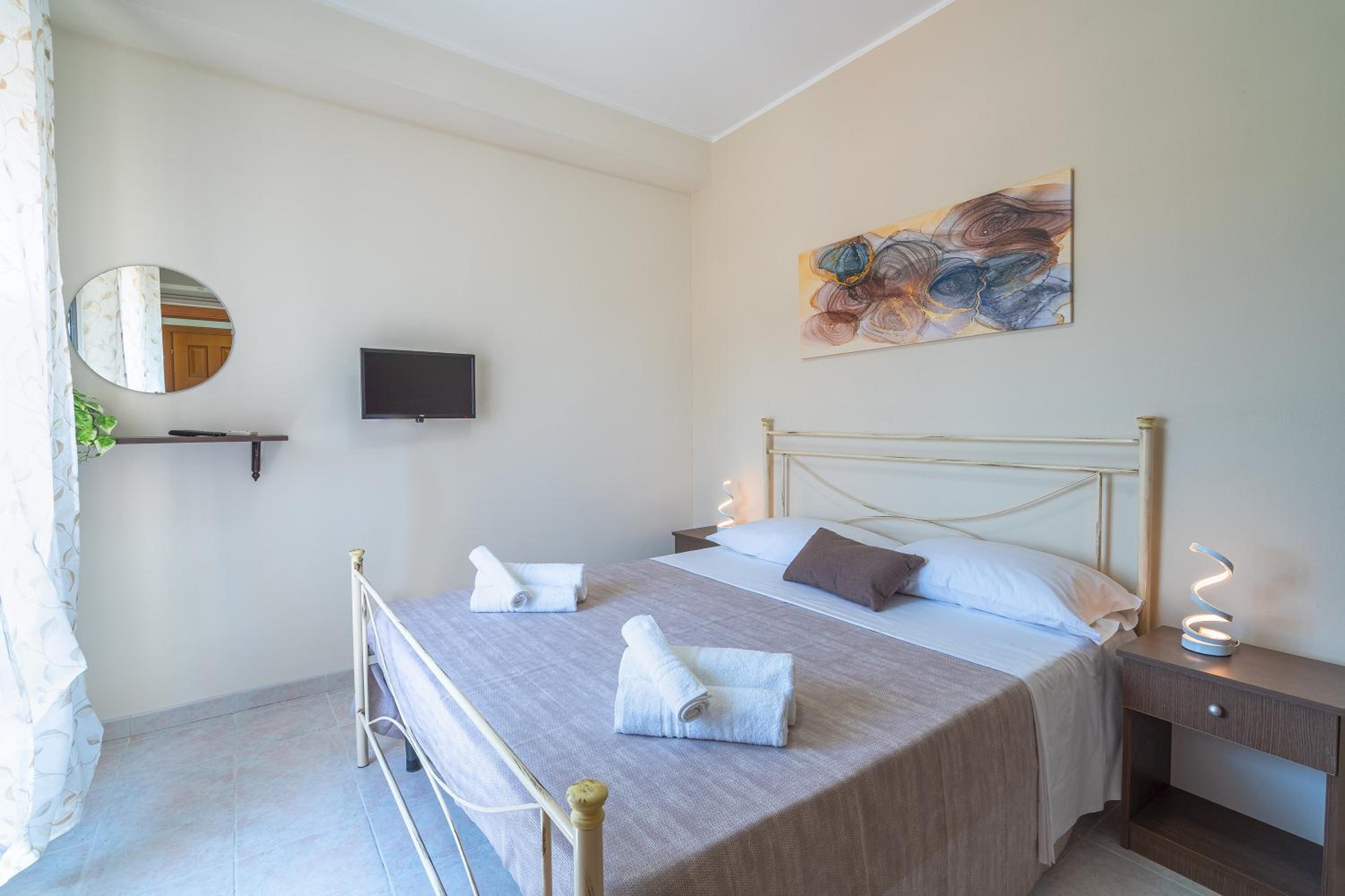 Two-Bedroom Deluxe Apartment with Balcony photo 1