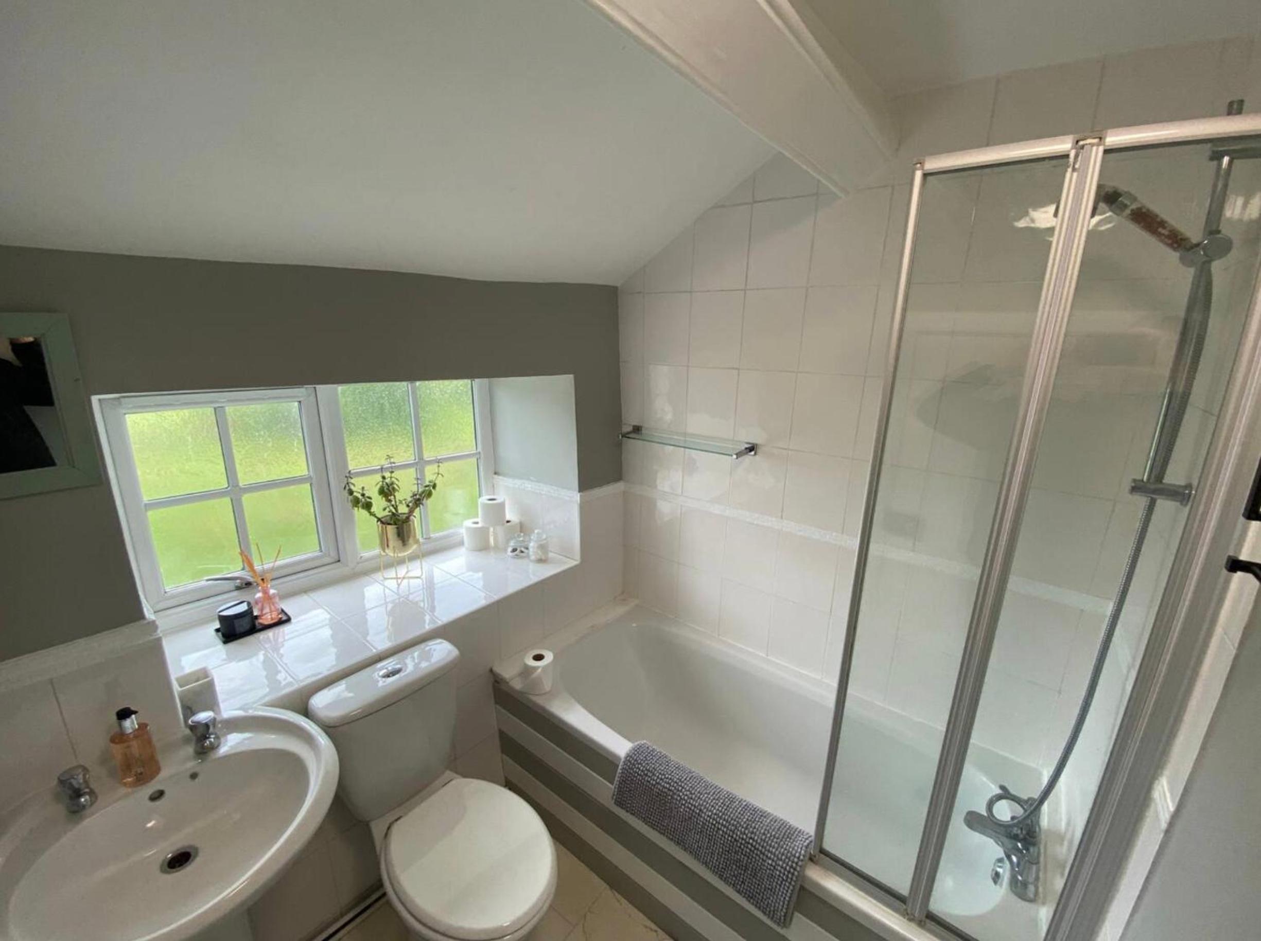 Three-Bedroom House photo 2