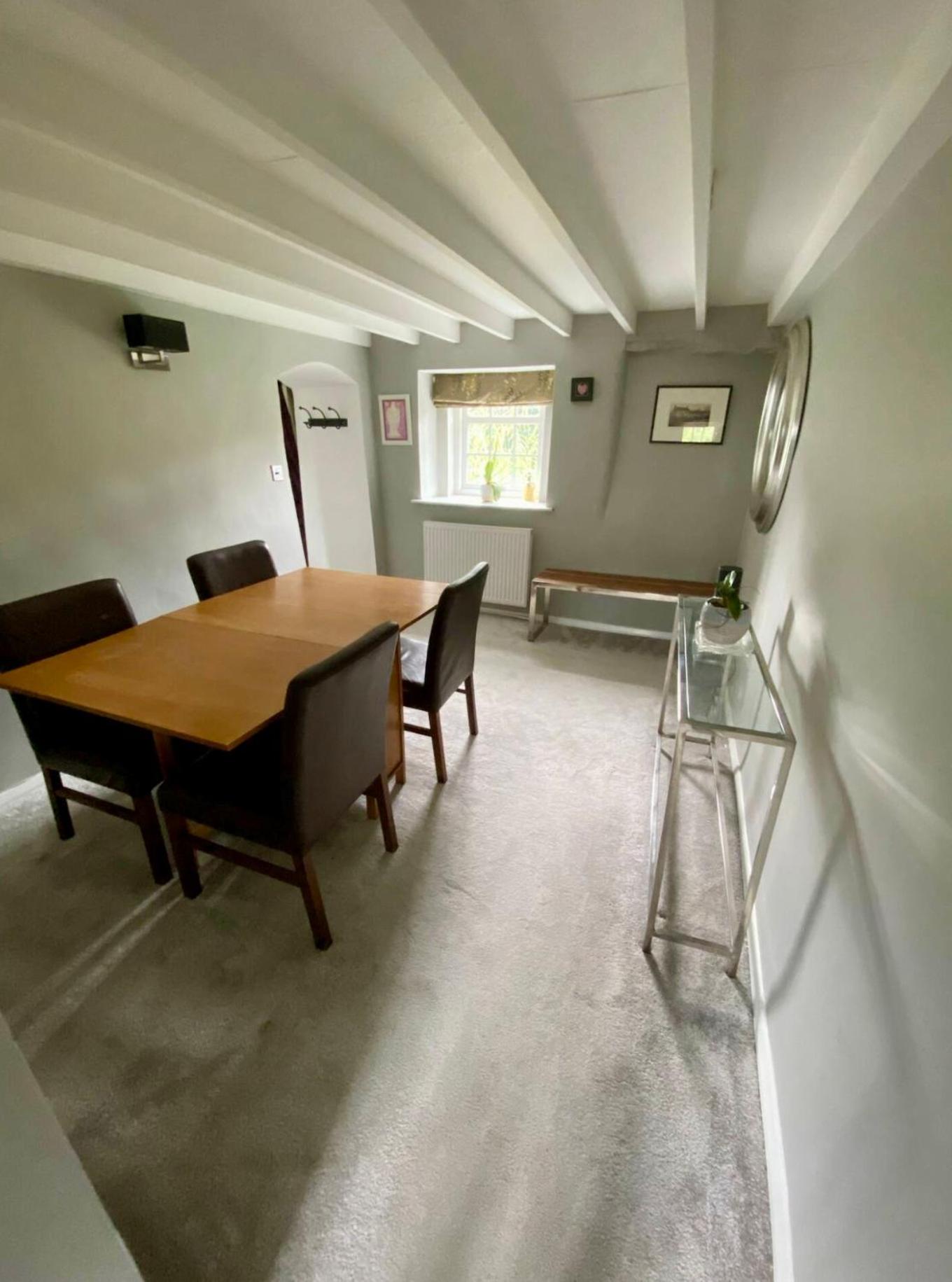 Three-Bedroom House photo 3