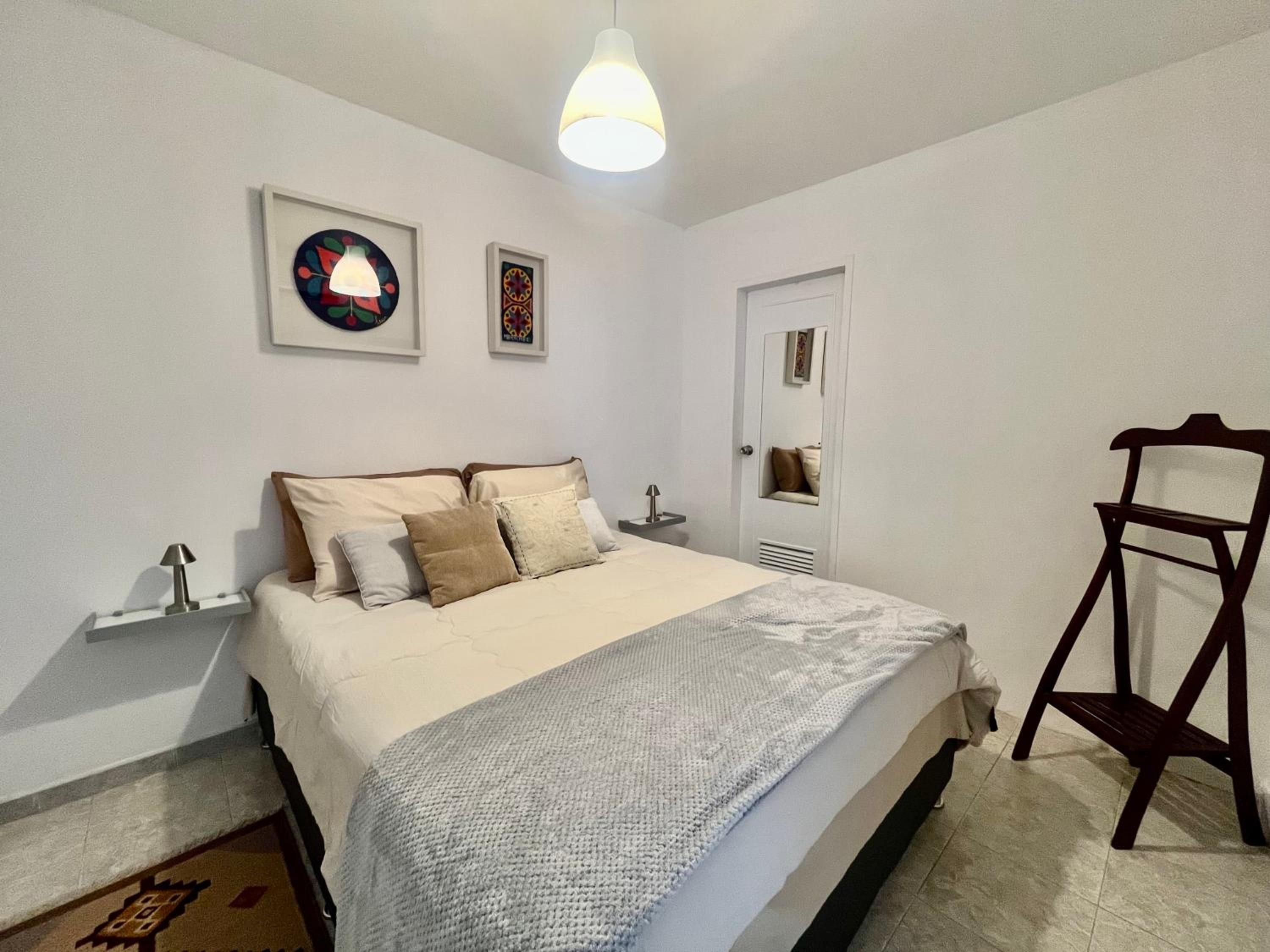 One-Bedroom Apartment photo 1