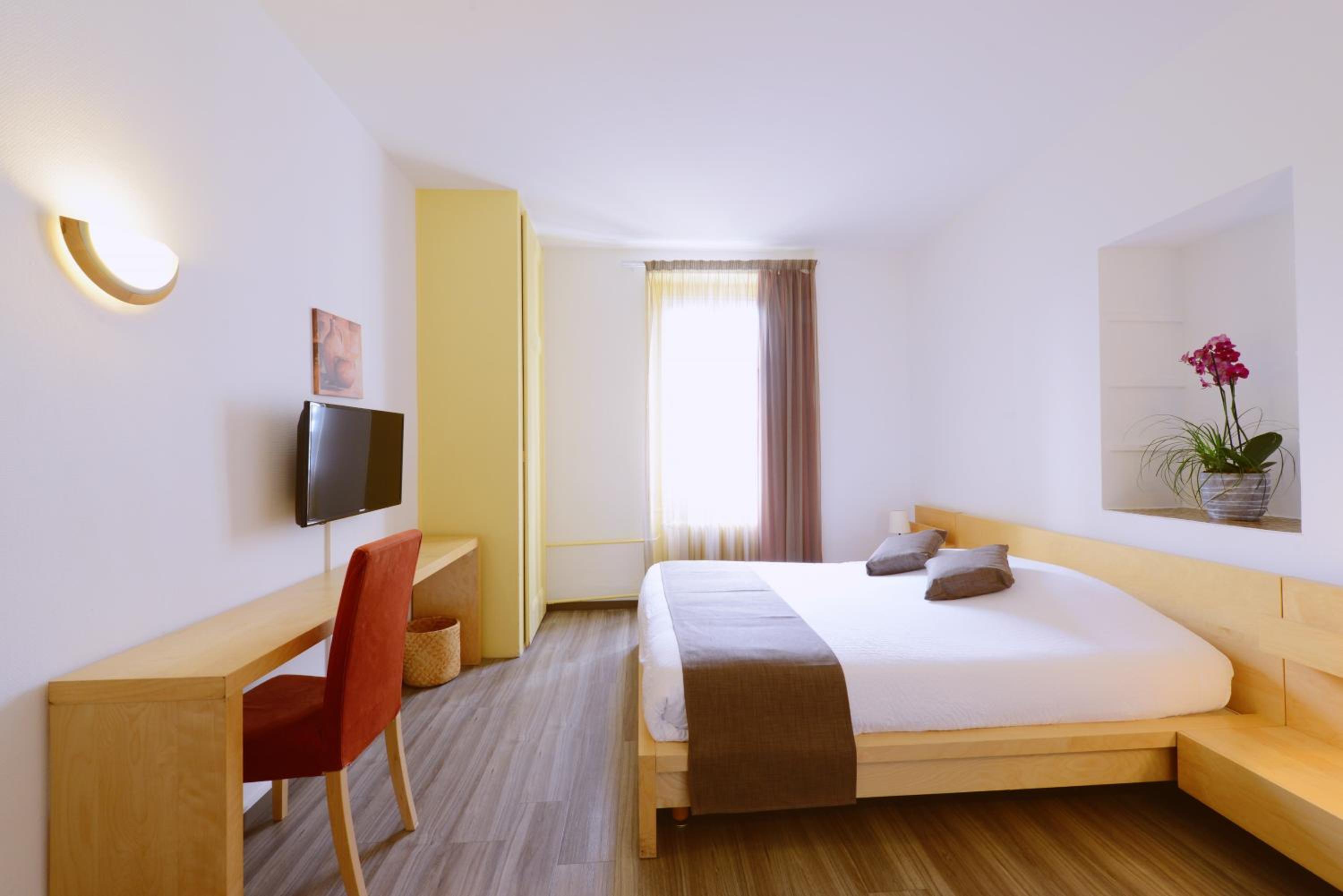 Double Room With Shared Bathroom