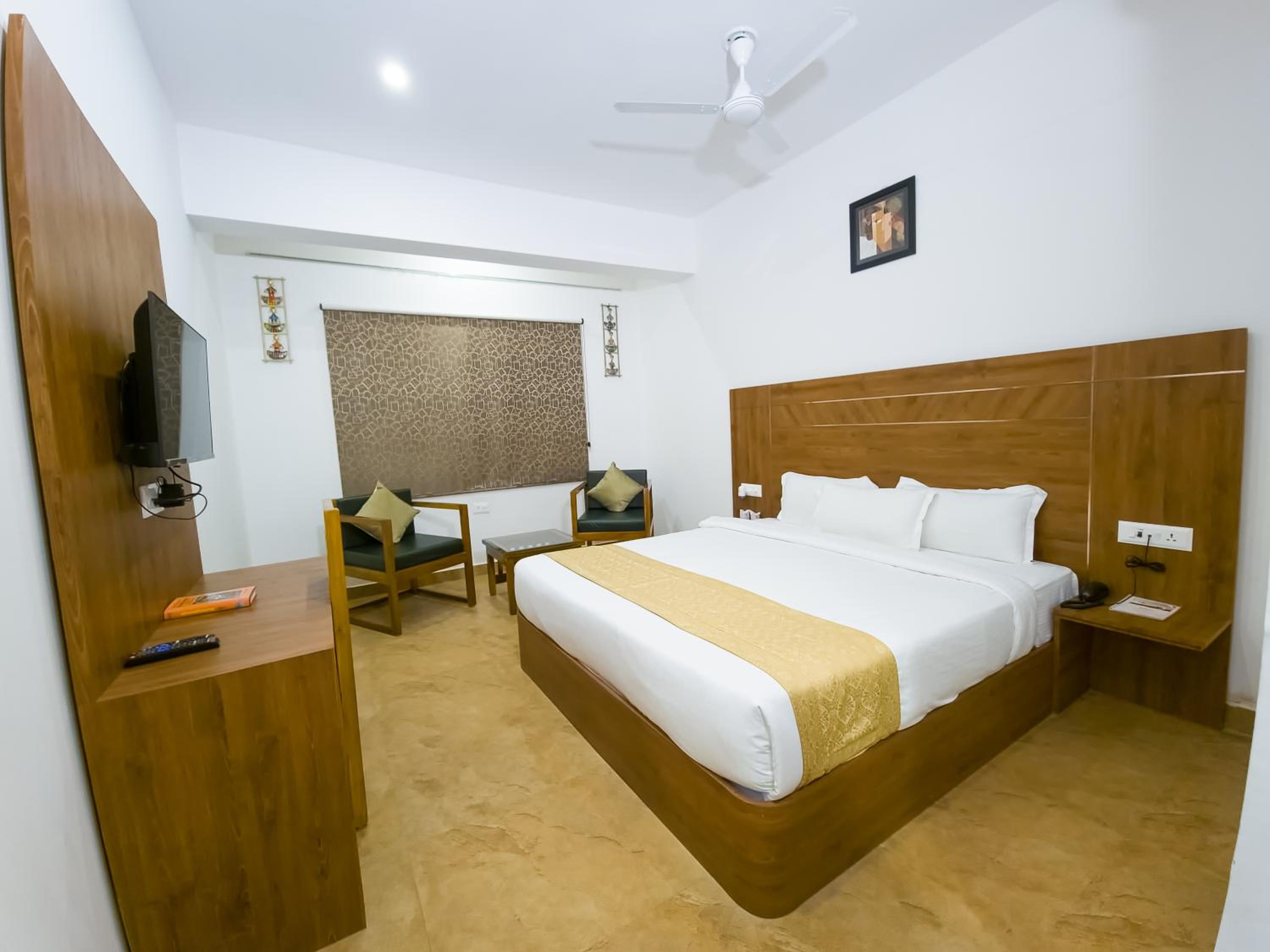 Large Double Room photo 3