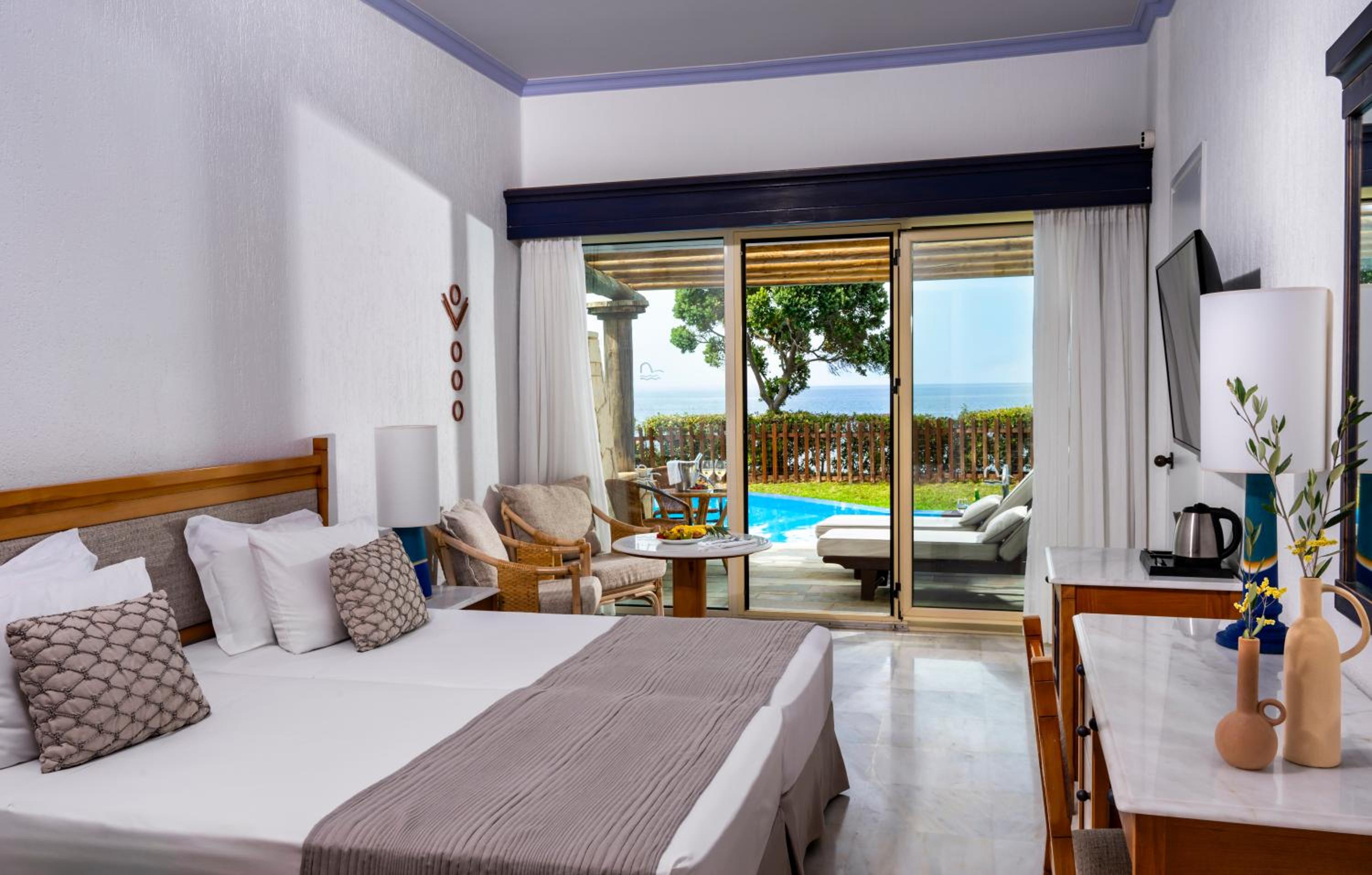Deluxe Double or Twin Room with Pool Access (Adults only)