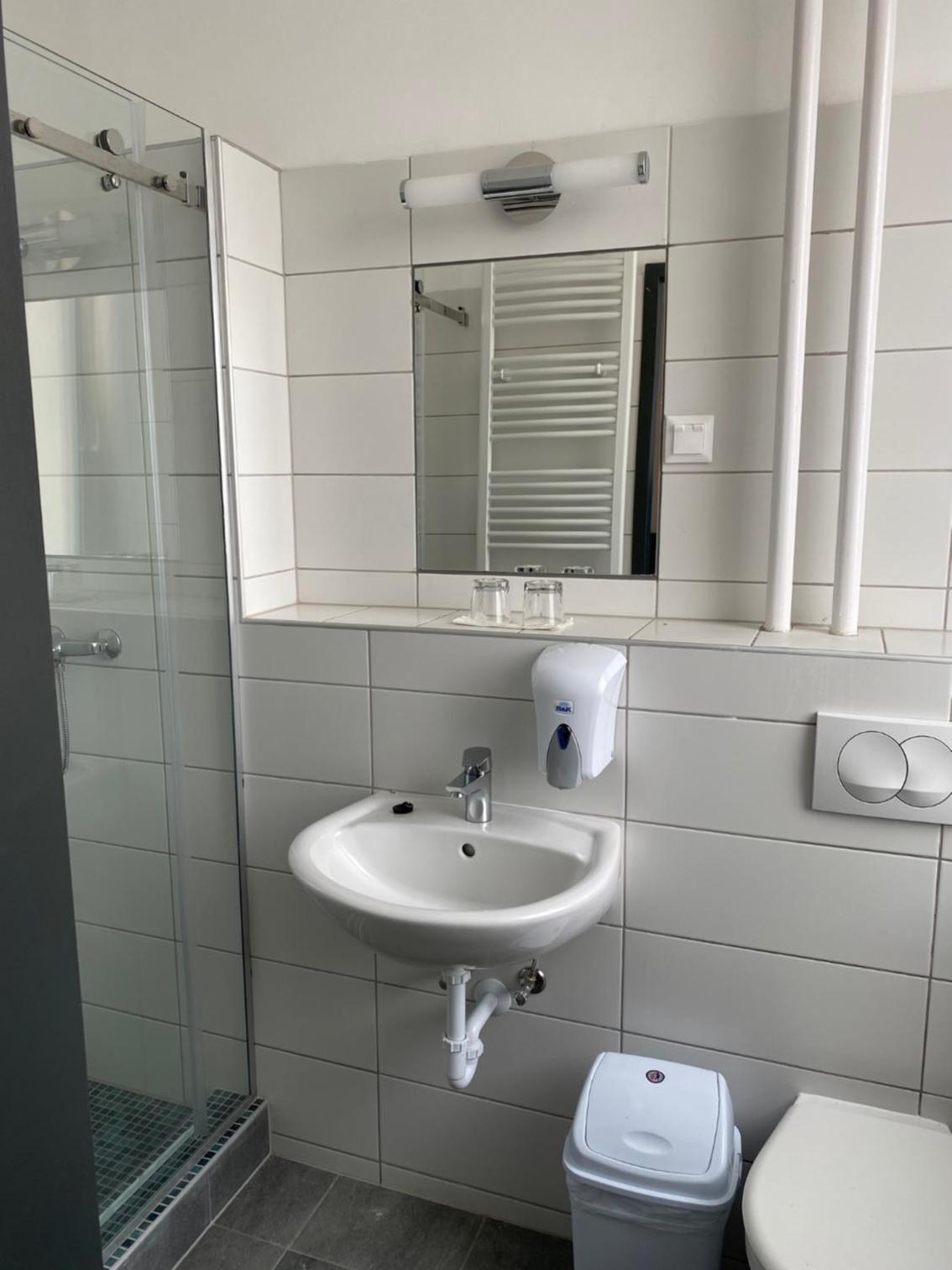 Double Or Twin Room With Private Bathroom photo 3