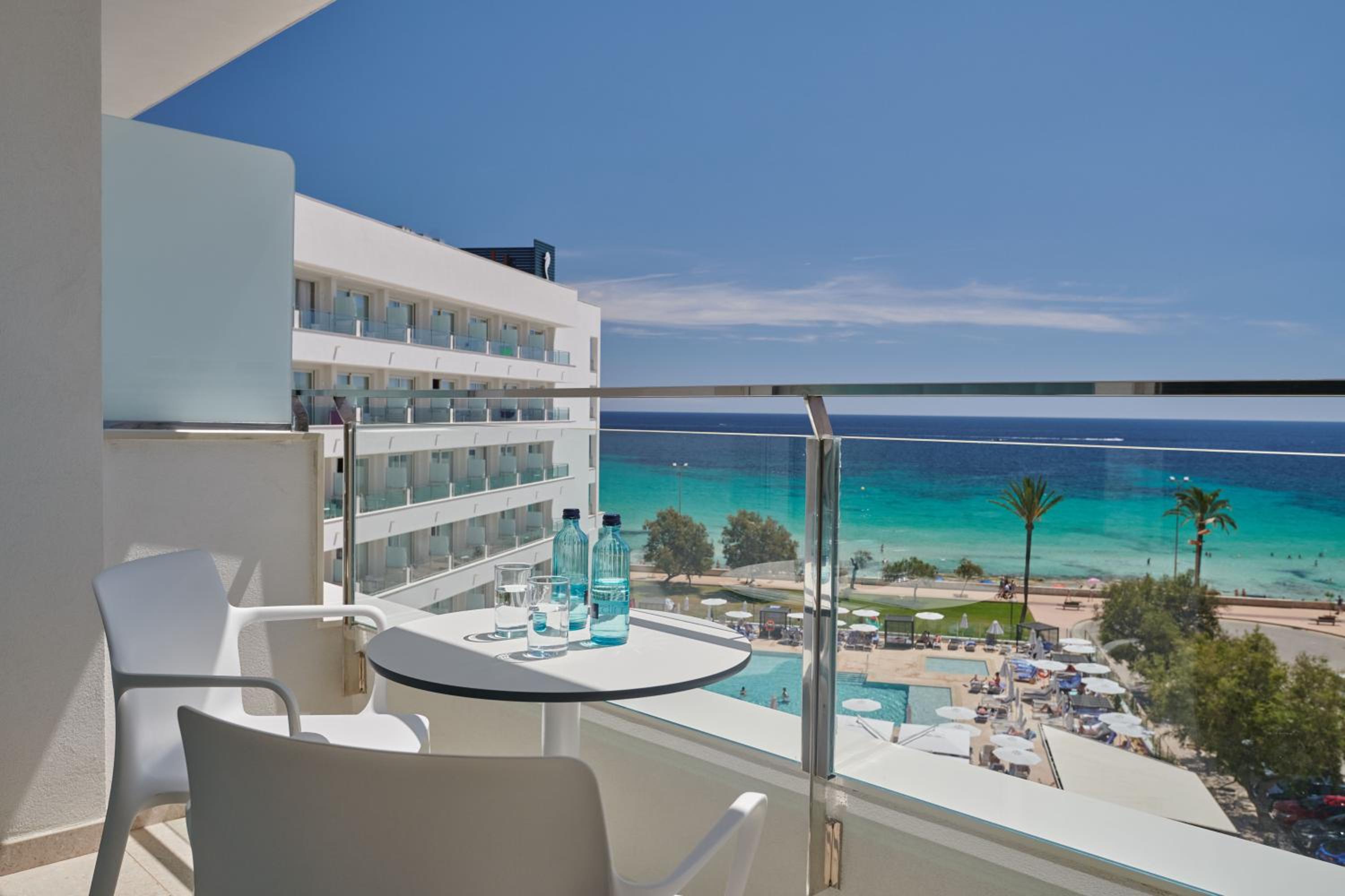 Double Room with Sea View - Photo 7