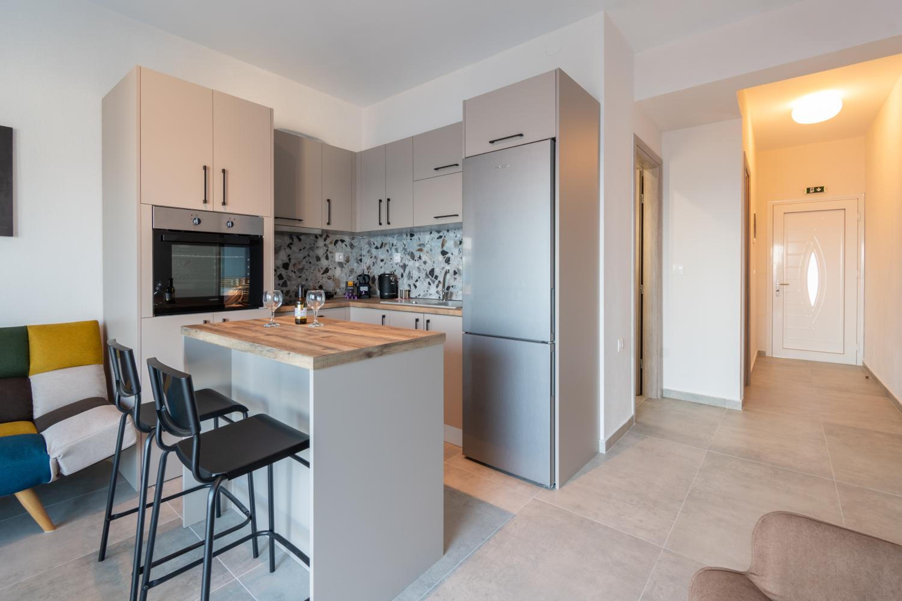 Two-Bedroom Apartment with Balcony and Sea View photo 2