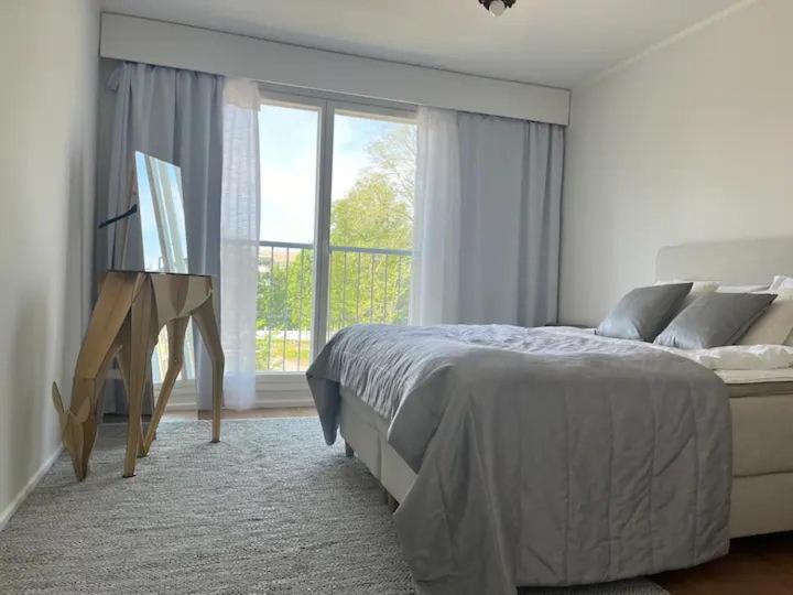 One-Bedroom Apartment photo 2