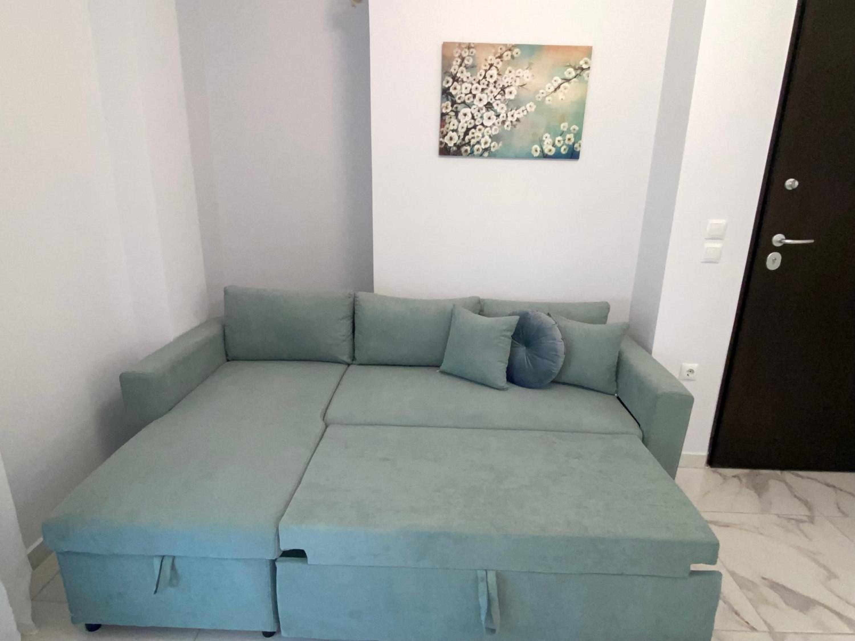 One-Bedroom Apartment photo 2