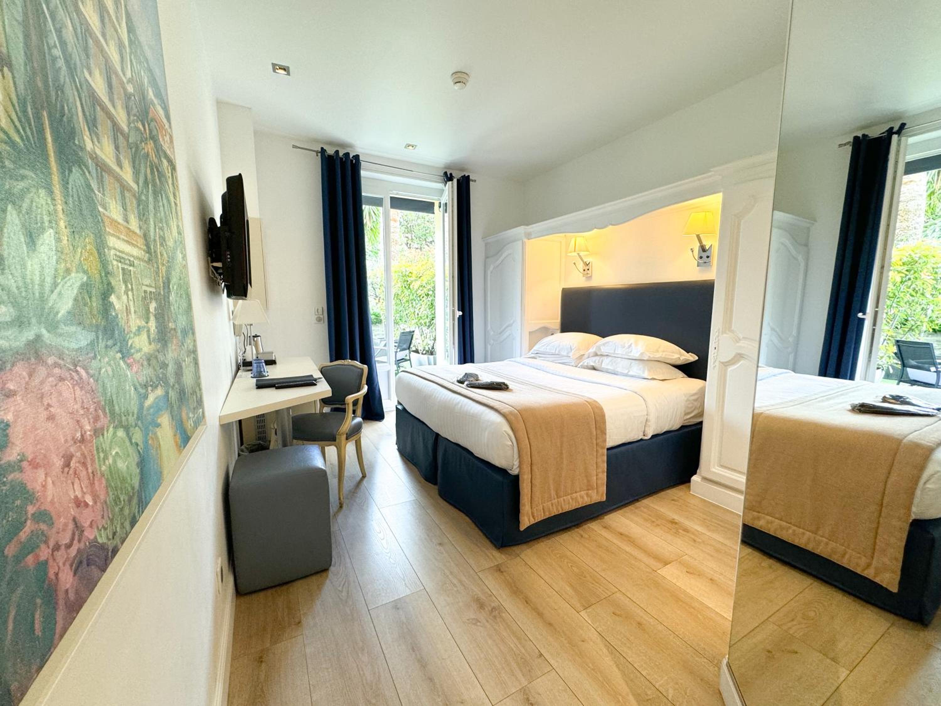 Double Room with Terrace and Garden View