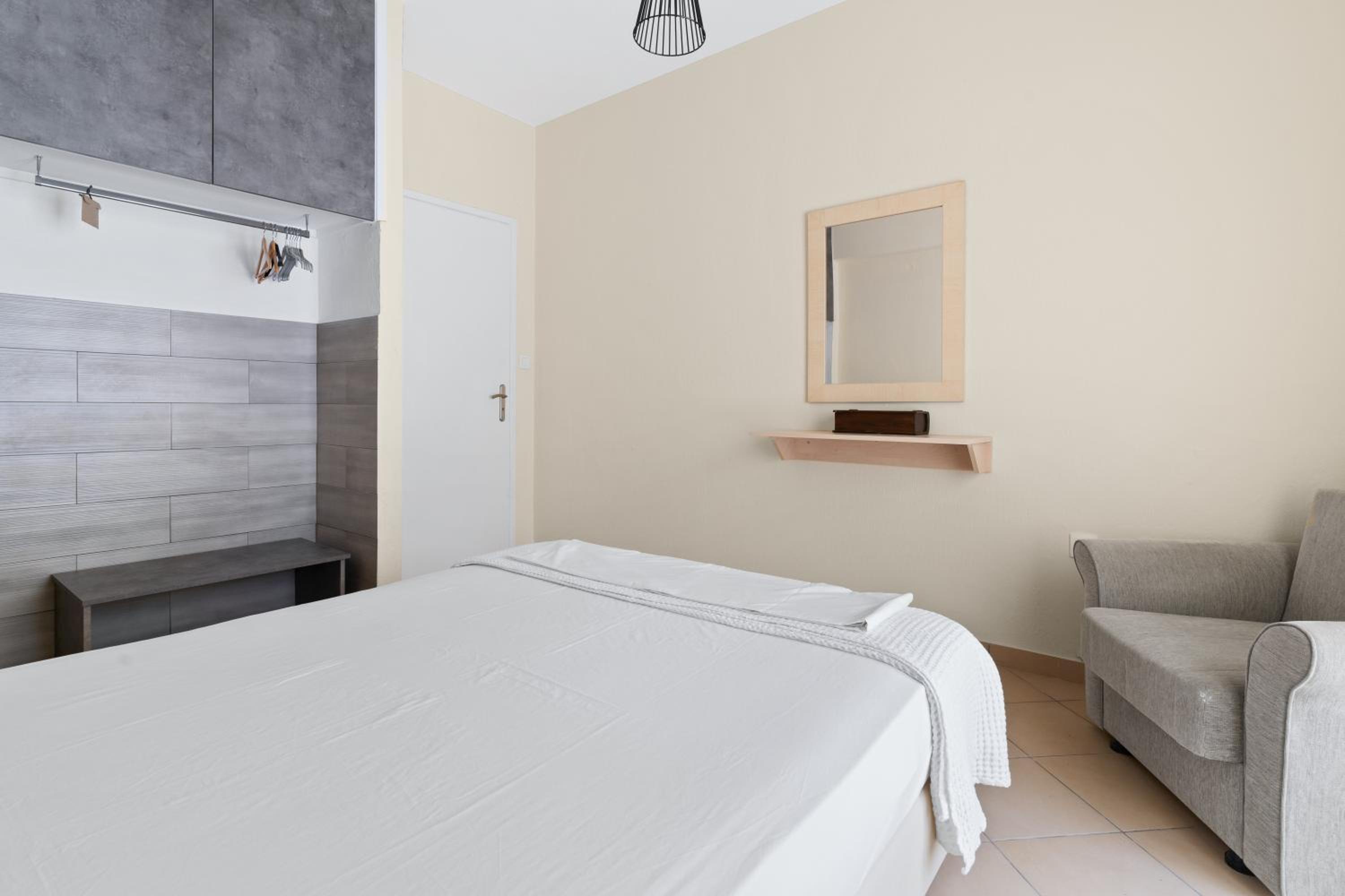 Four-Bedroom Apartment with Pool View photo 1