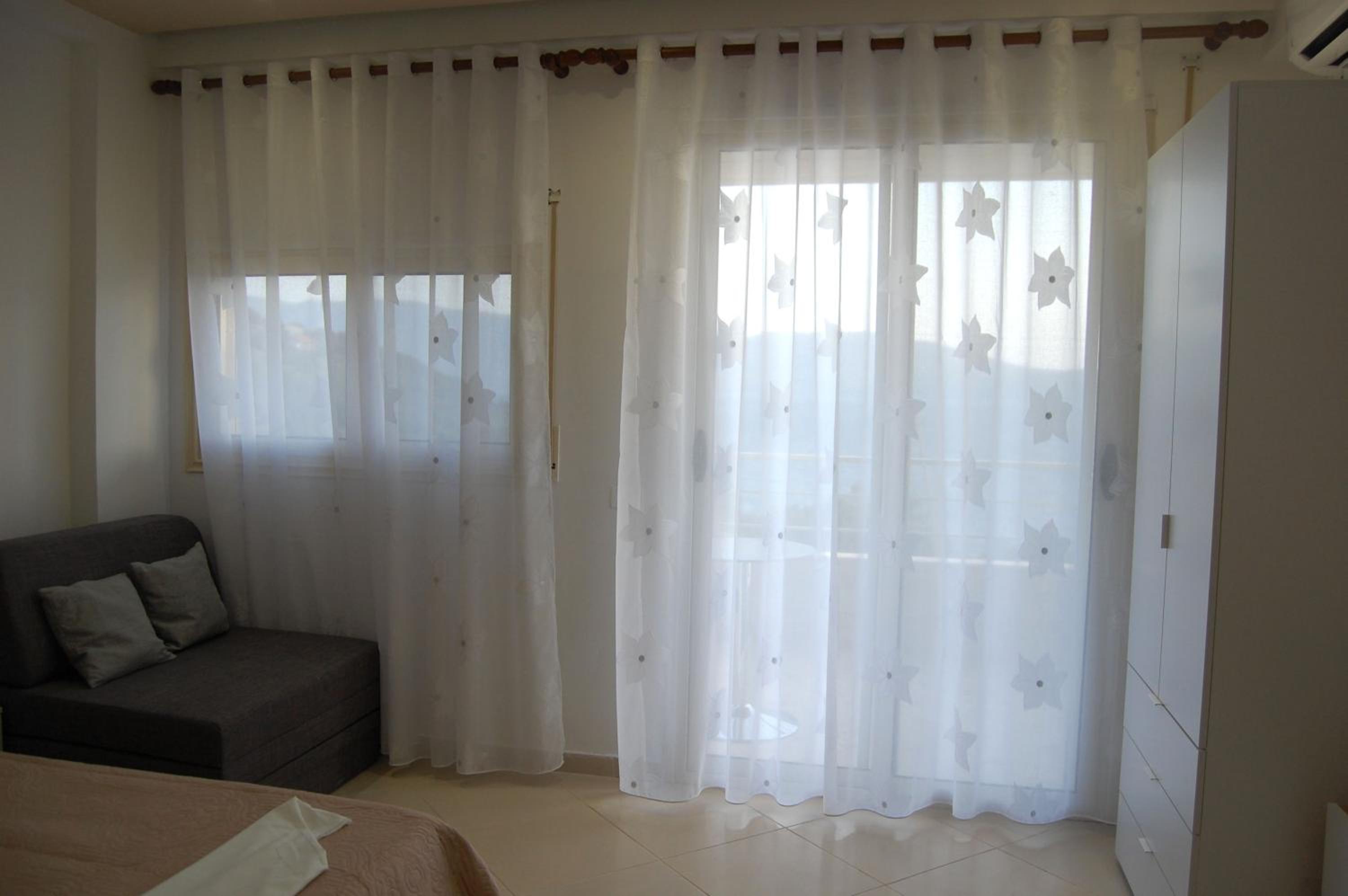 One-Bedroom Apartment With Balcony And Sea View