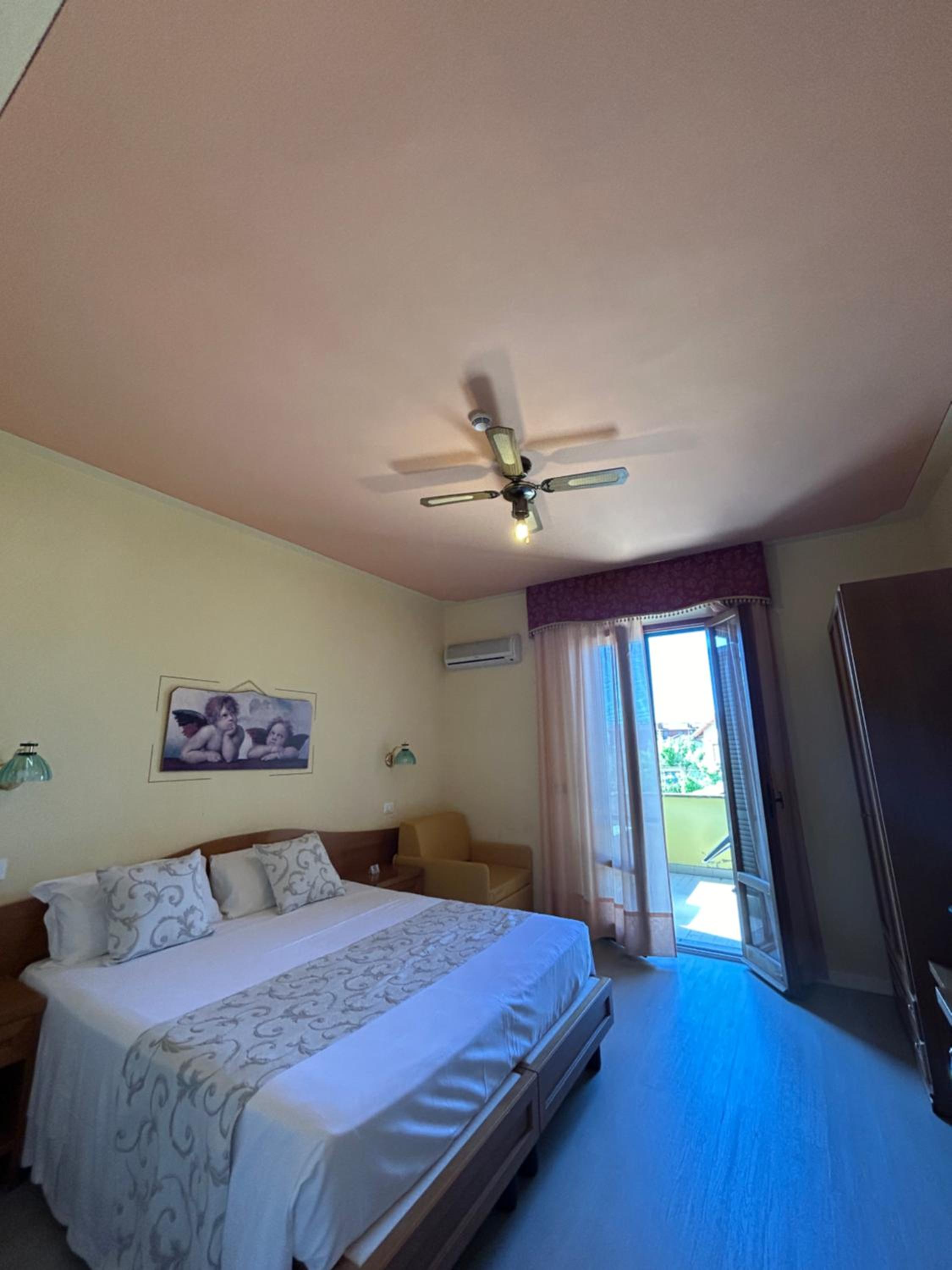 Deluxe Double Room - Photo 1