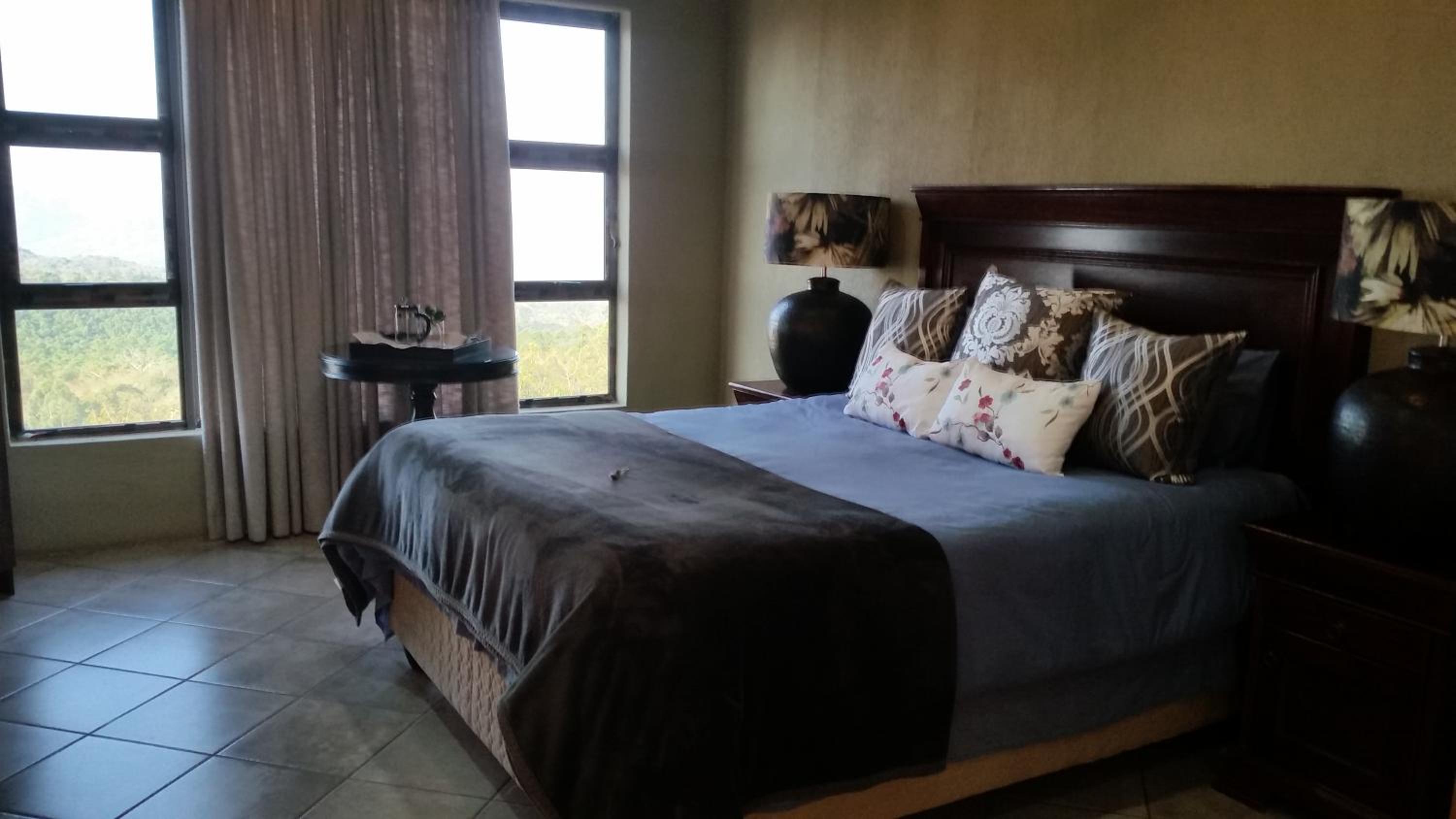 Deluxe Double Room with Bath photo 3