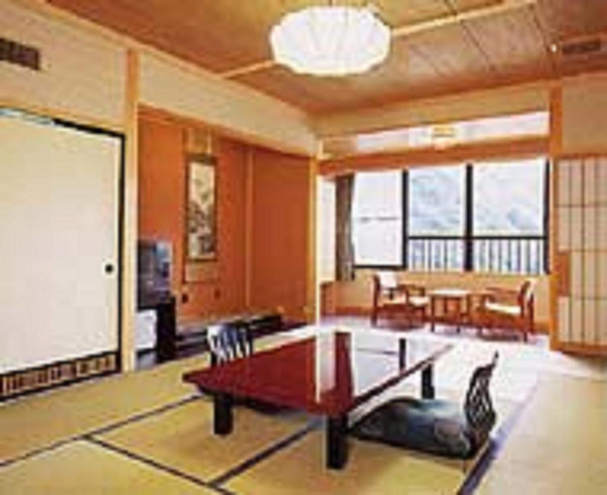Japanese-Style Room with Shared Bathroom photo 1